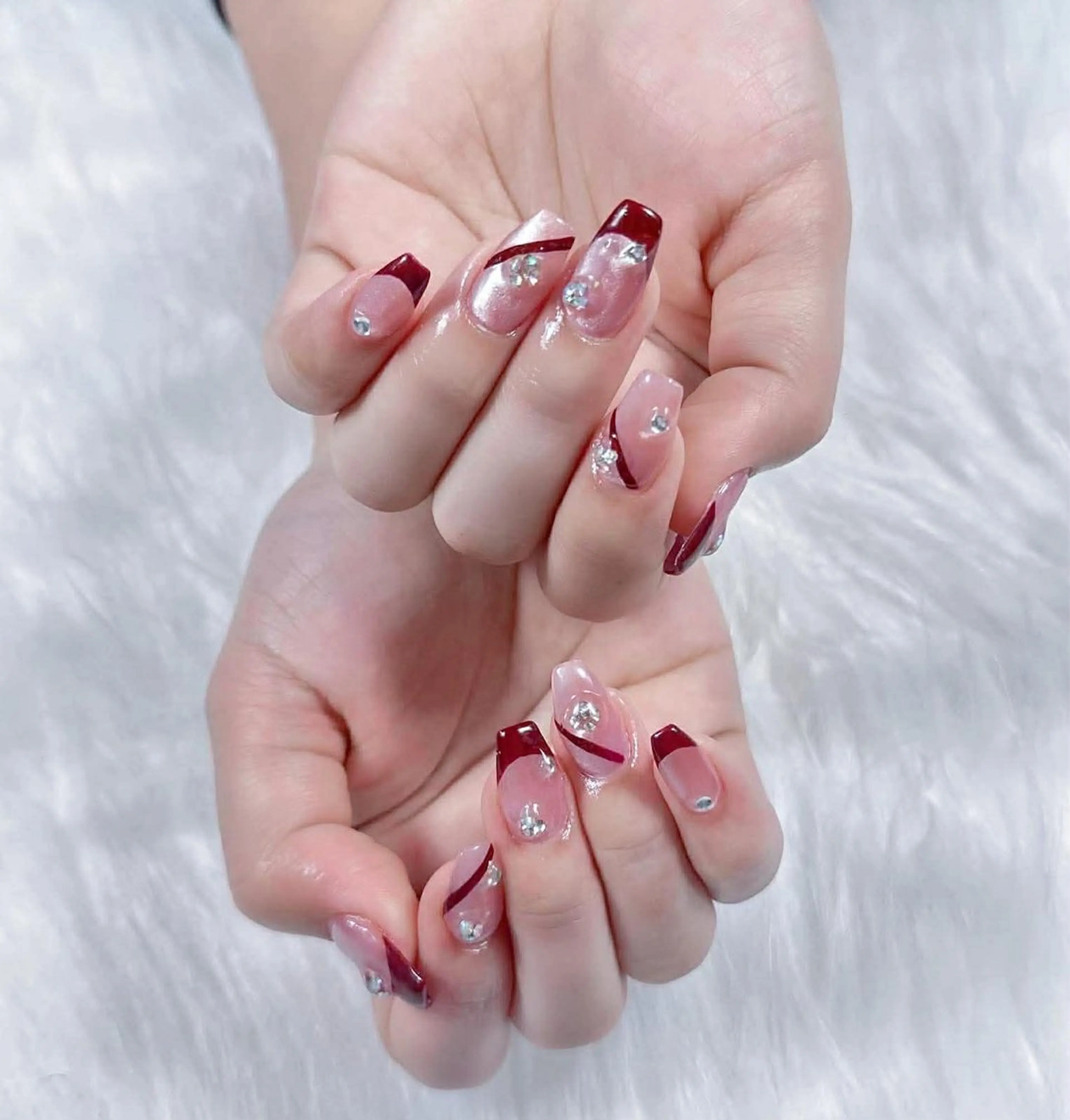 ネイル 長さ出し フレンチネイル グラデーション キラキラネイル 韓国ネイル ハンドネイル Hana Nail Salonのネイルデザイン