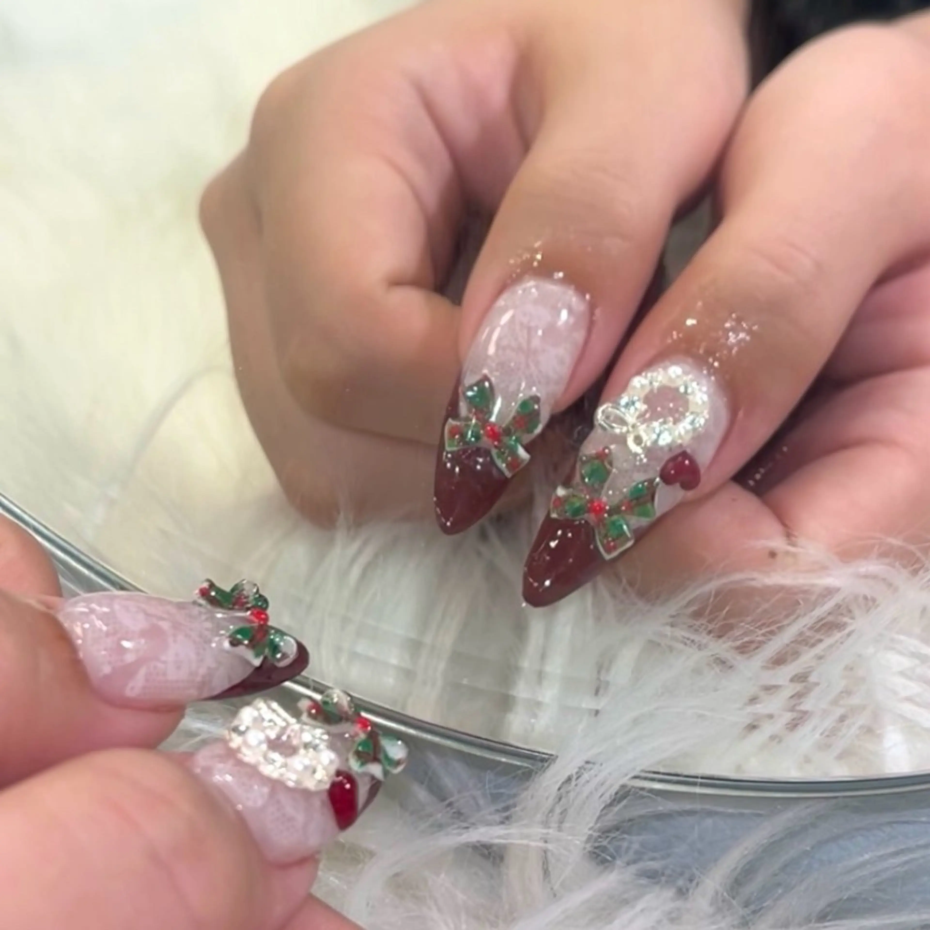 ネイル ボルドー ロングネイル 冬ネイル クリスマス ハンドネイル eight nail 春菜のネイルデザイン