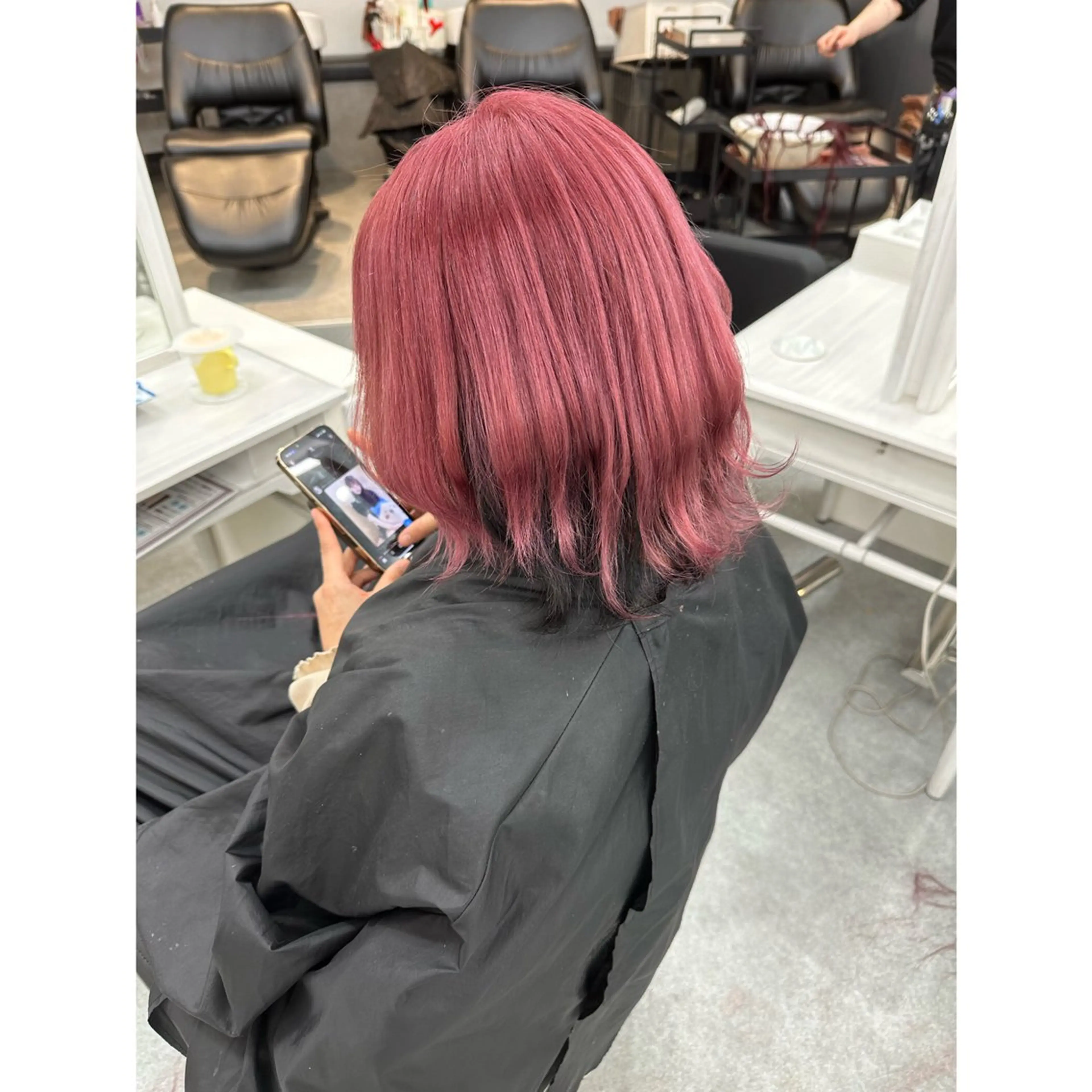 ミディアム ヘアカラー 韓国ヘア×ハイトーン AYA💫のヘアスタイル