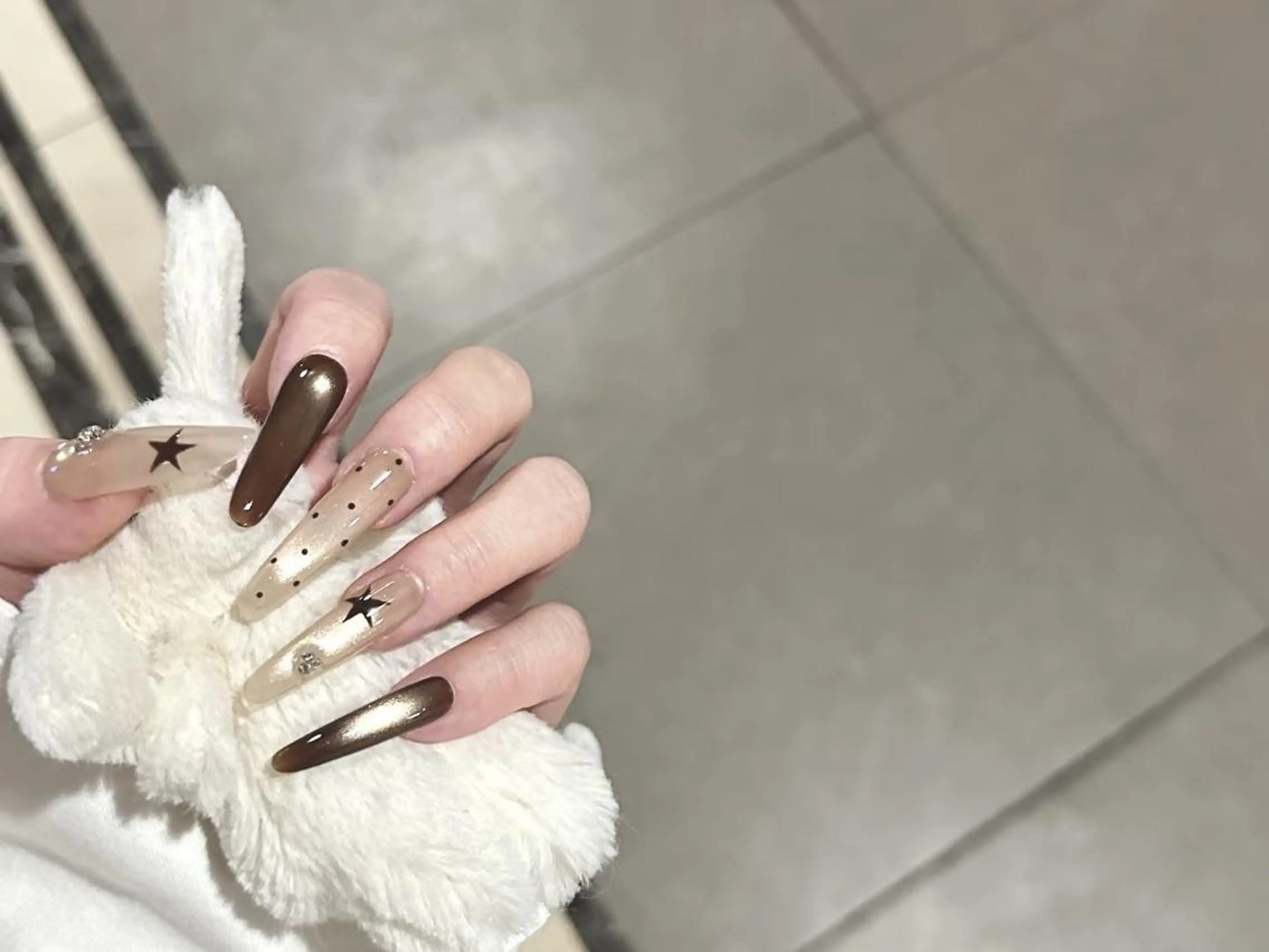 ネイル アートネイル カジュアル ドット ロングネイル マグネットネイル ハンドネイル 🎀Sense Nail新宿店🎀のネイルデザイン