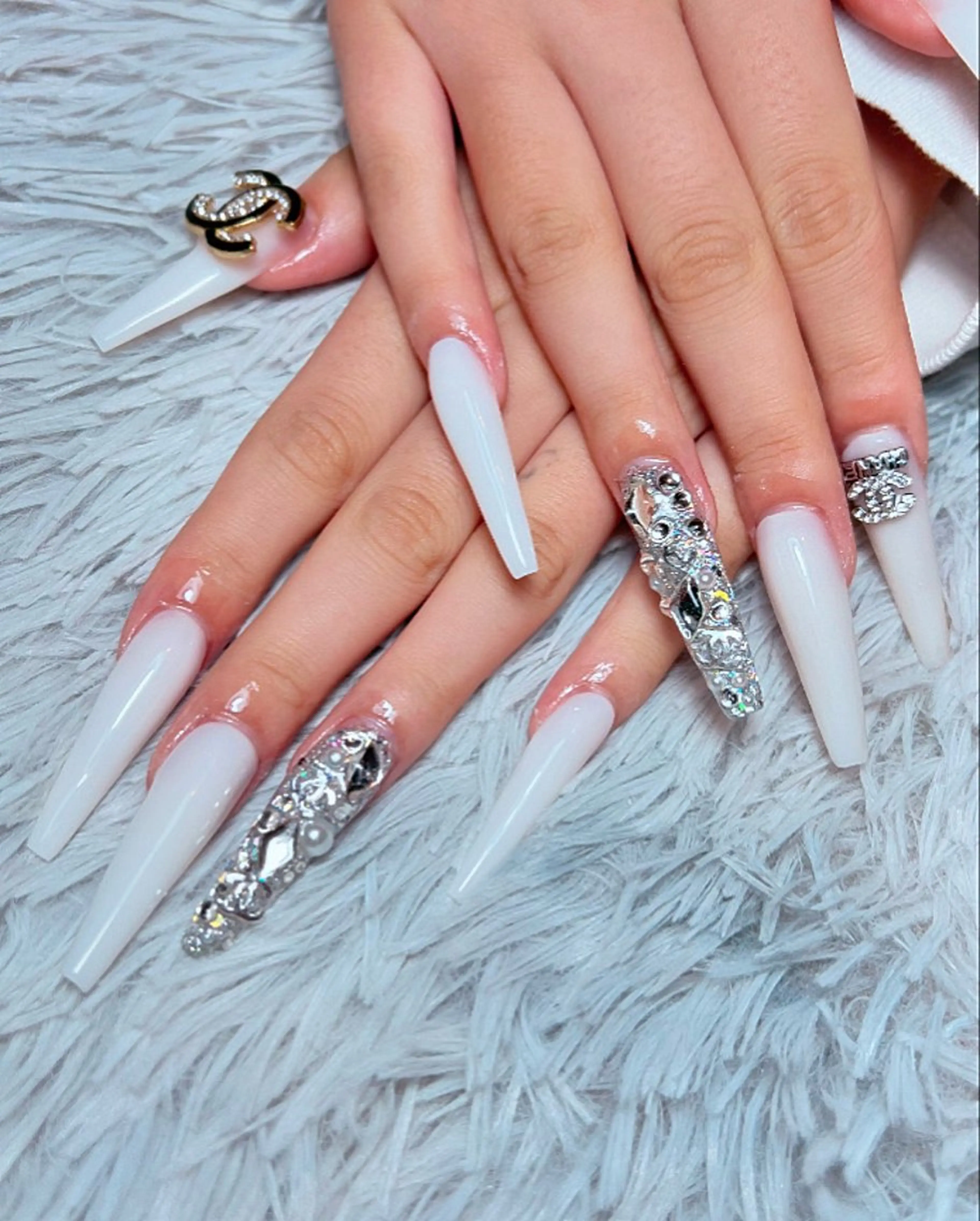 ネイル スカルプネイル ハンドネイル シェヌネイル JURAのネイルデザイン