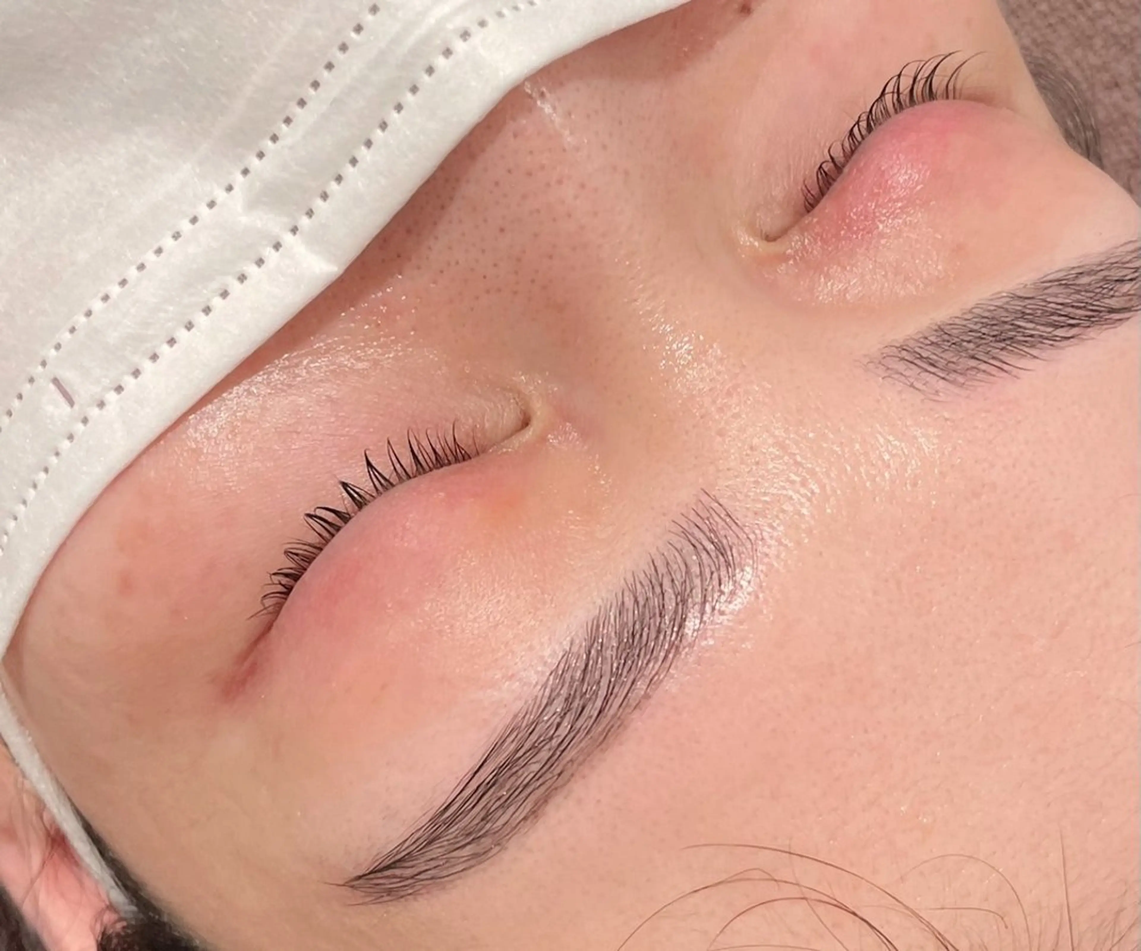 アイブロウ ハリウッドブロウリフト Ayuri🫧 Laugh byのマツエク・マツパデザイン