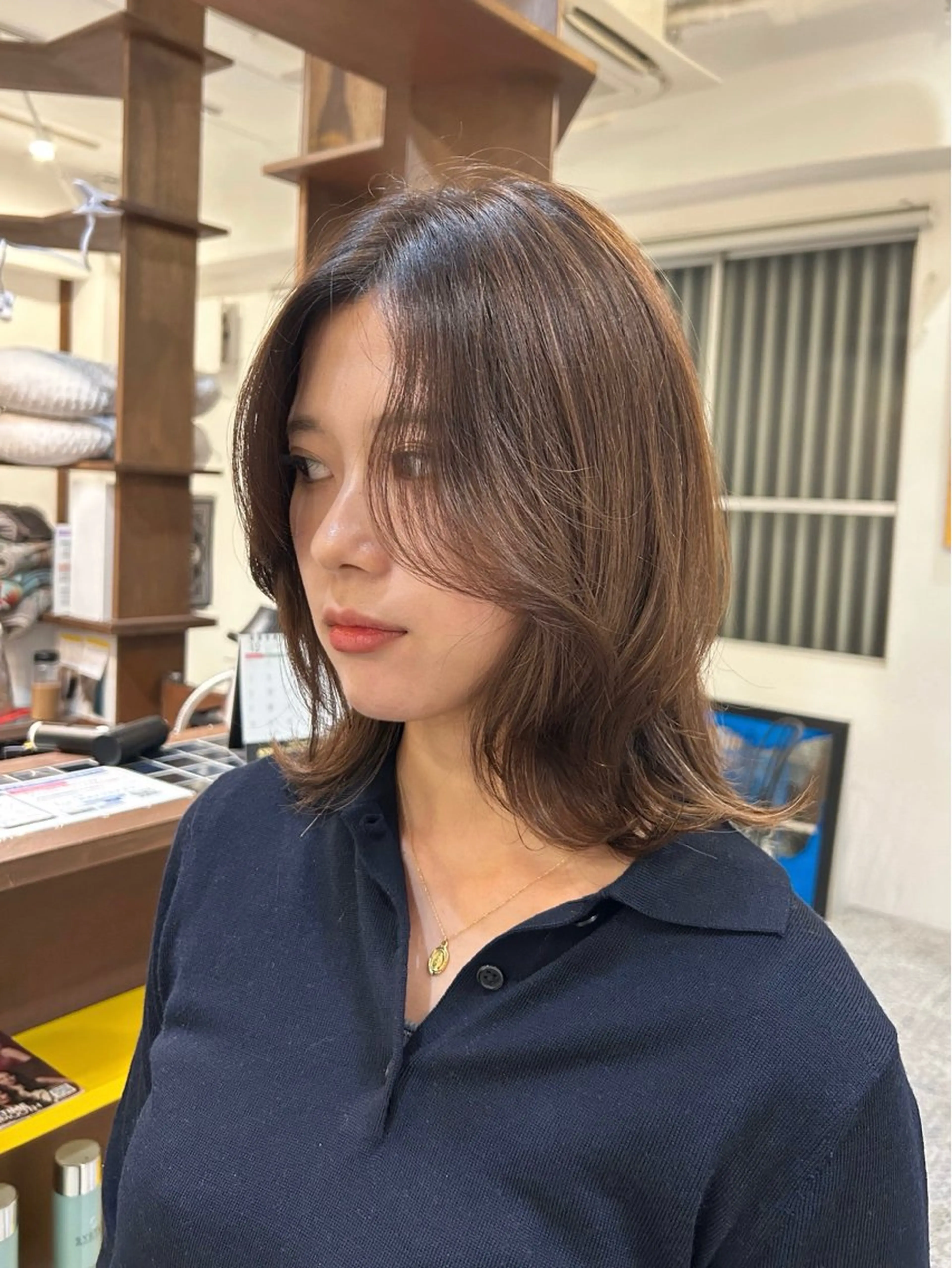 ミディアム カラー ブラウンカラー くびれヘア くびれレイヤー レイヤーカット カット ヘアカラー トリートメント ROUIS/ mioのヘアスタイル