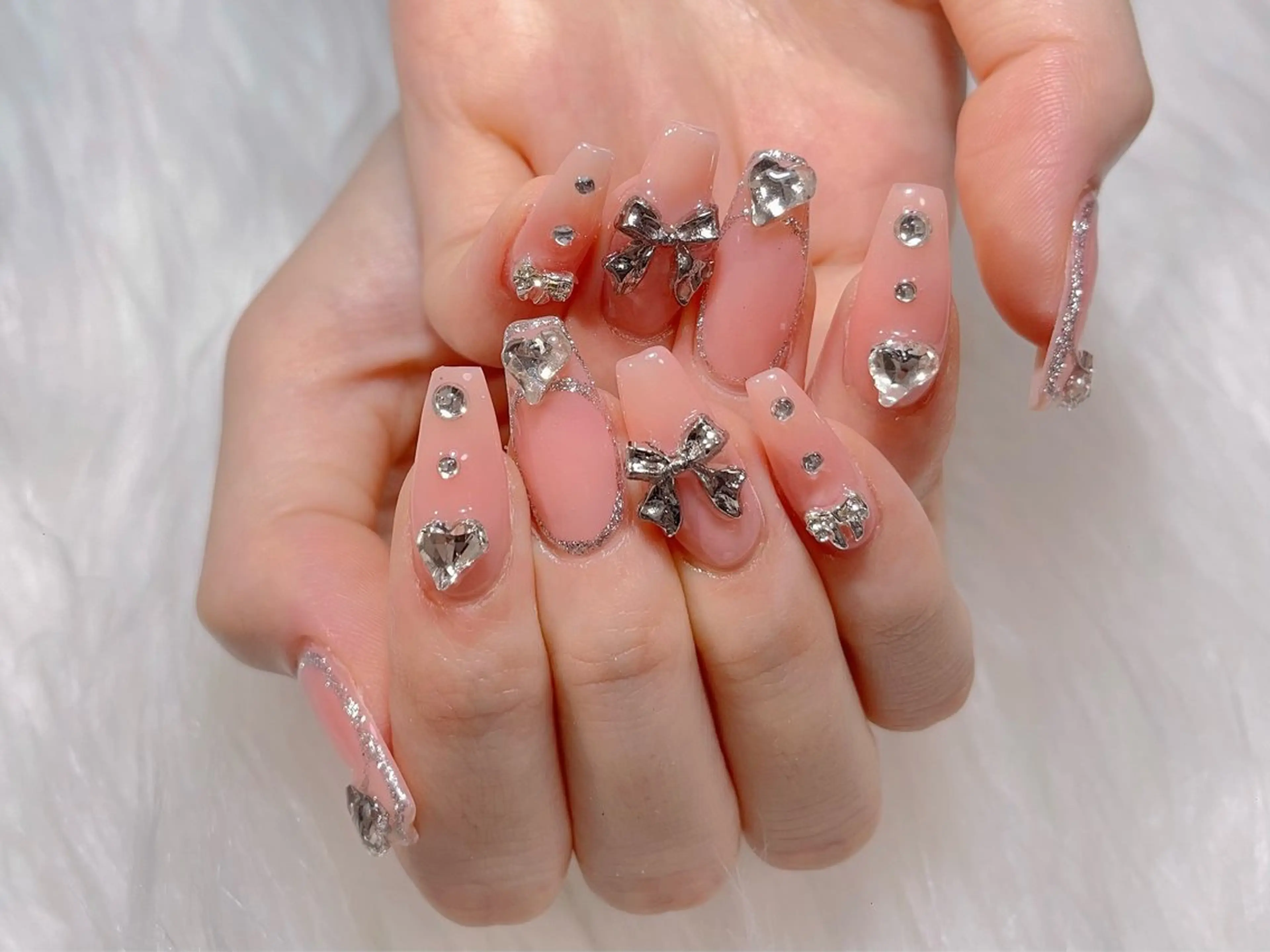 ネイル 持ち込み 西野 カナのネイルデザイン