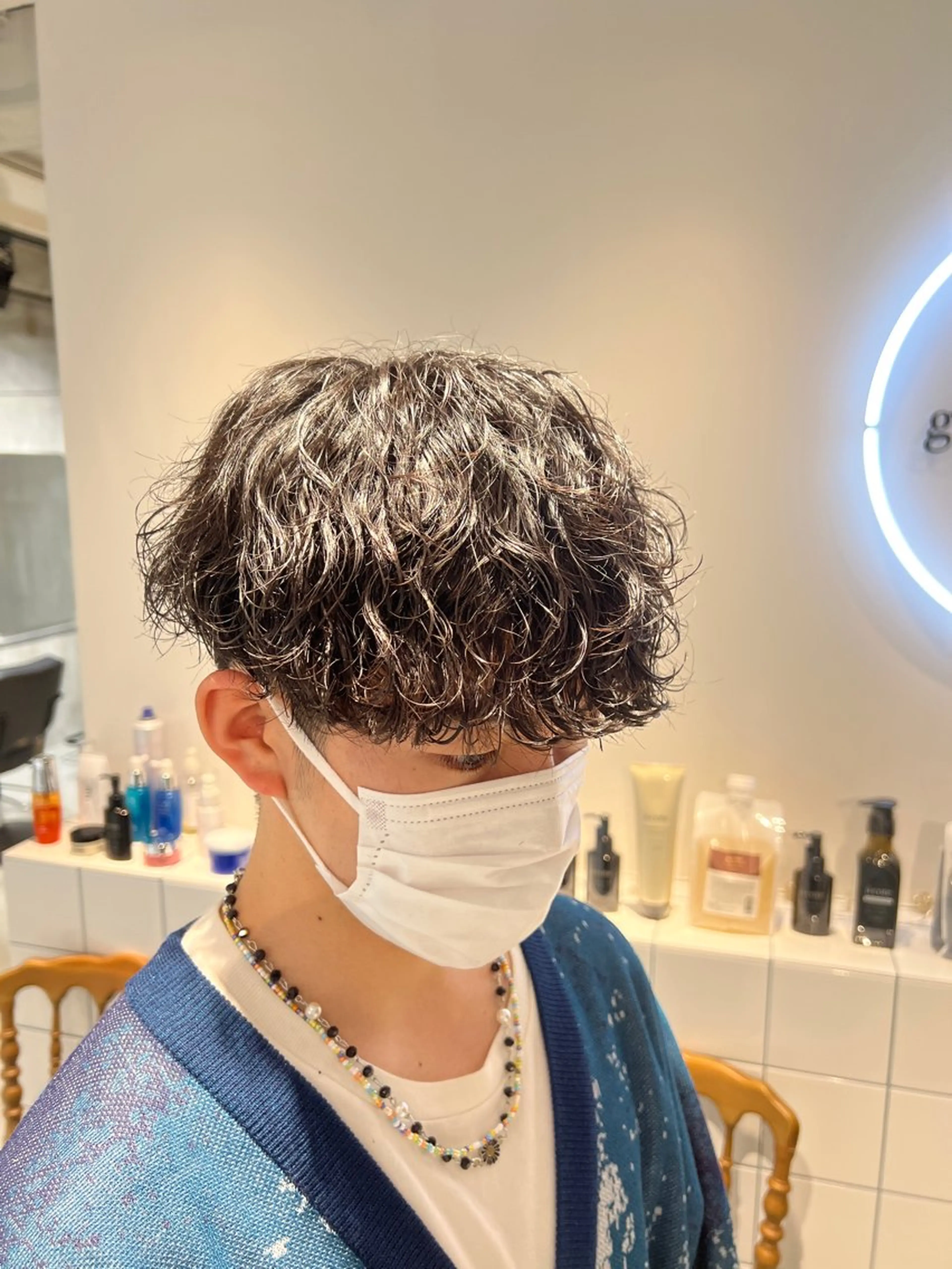 ミディアム パーマ メンズ ミディアムパーマ メンズパーマ 波巻きパーマ カット パーマ メンズカットパーマ ✂️ JOYAのヘアスタイル