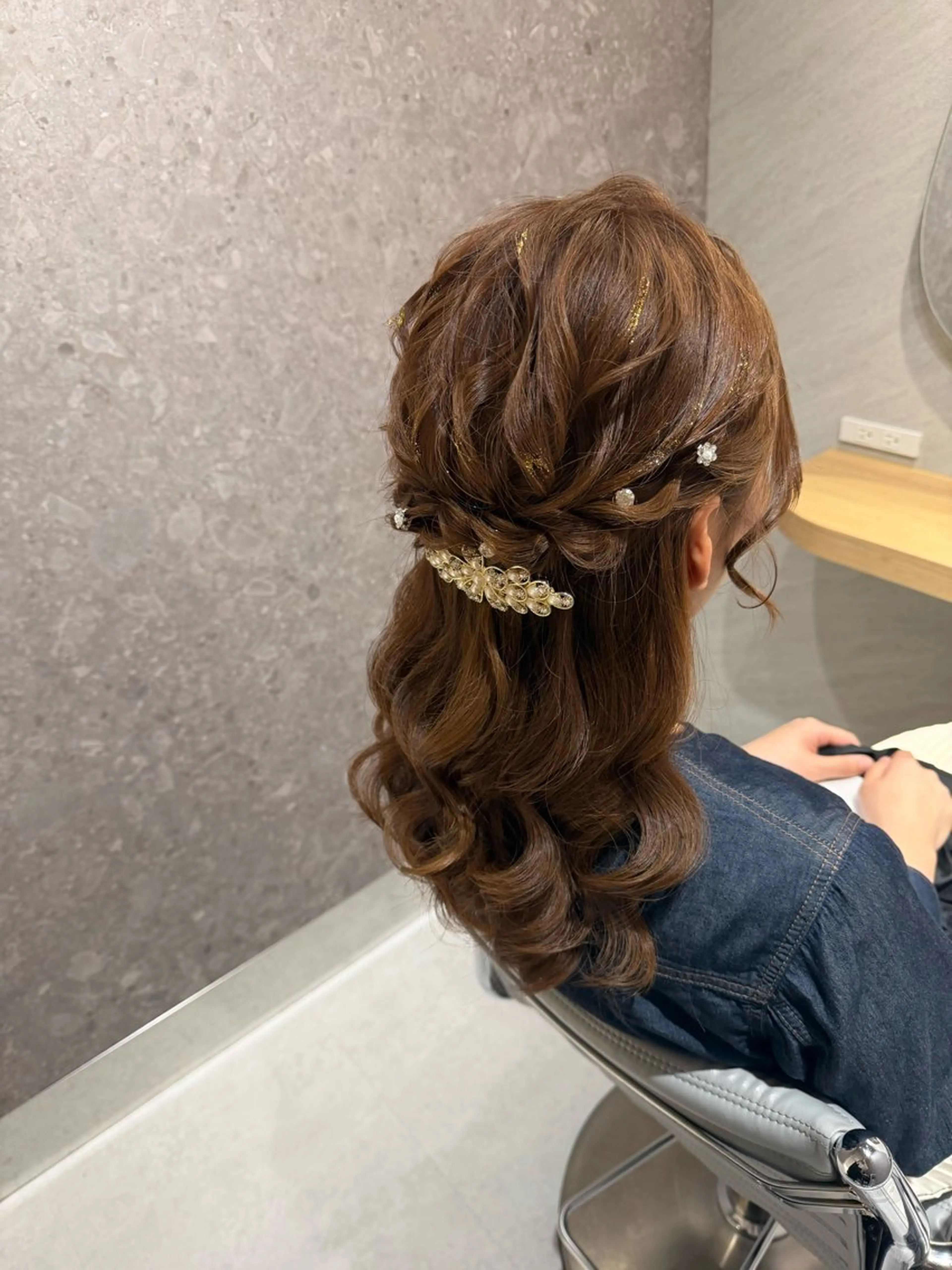 ミディアム ヘアアレンジ ハーフアップ ヘアセット ヘアアレンジ/ カラー/hazukiのヘアスタイル