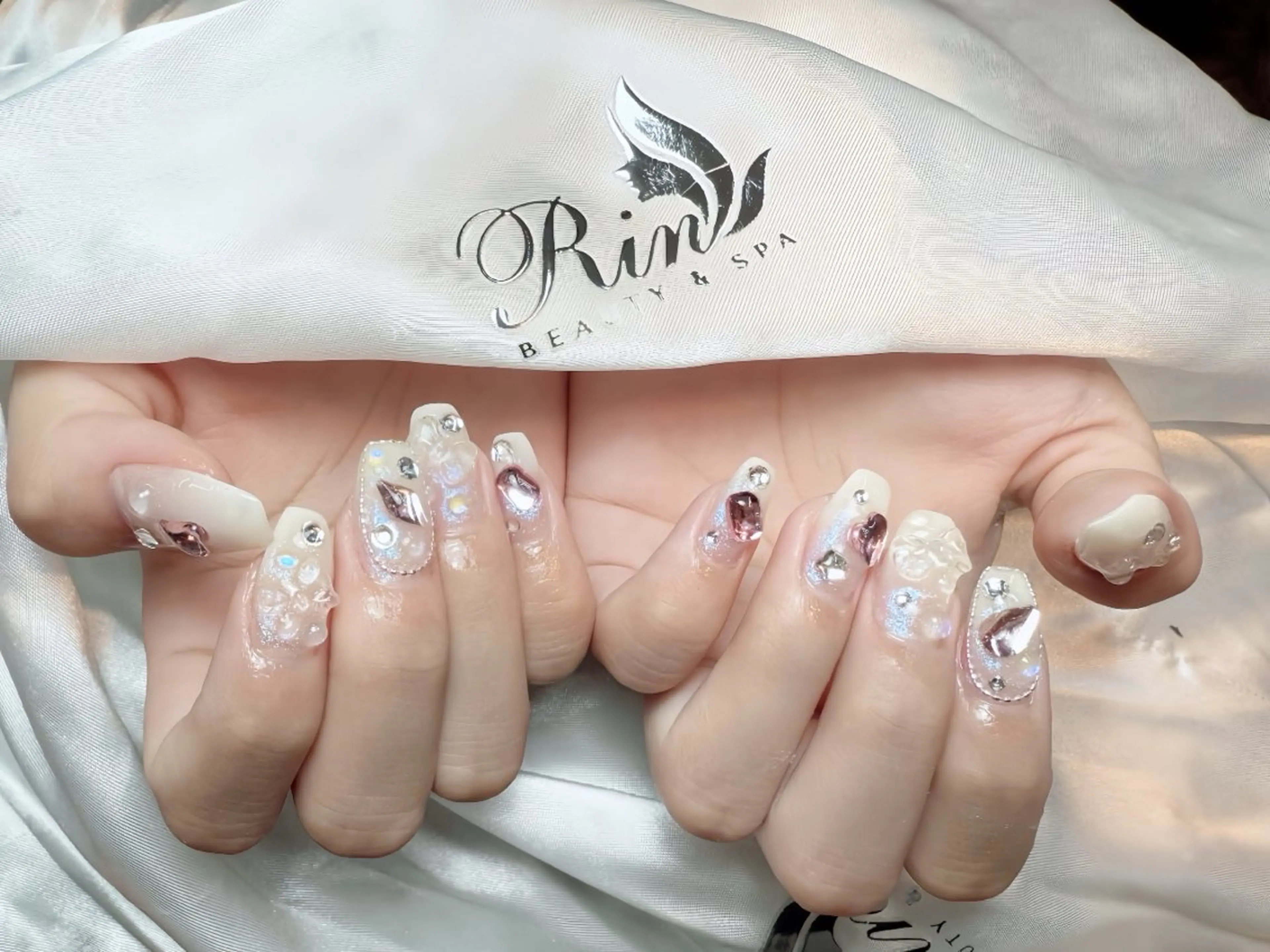 ネイル アニマル柄 ボルドー ブラウン チークネイル フレンチネイル ハンドネイル Rin Nail 新大久保店のネイルデザイン