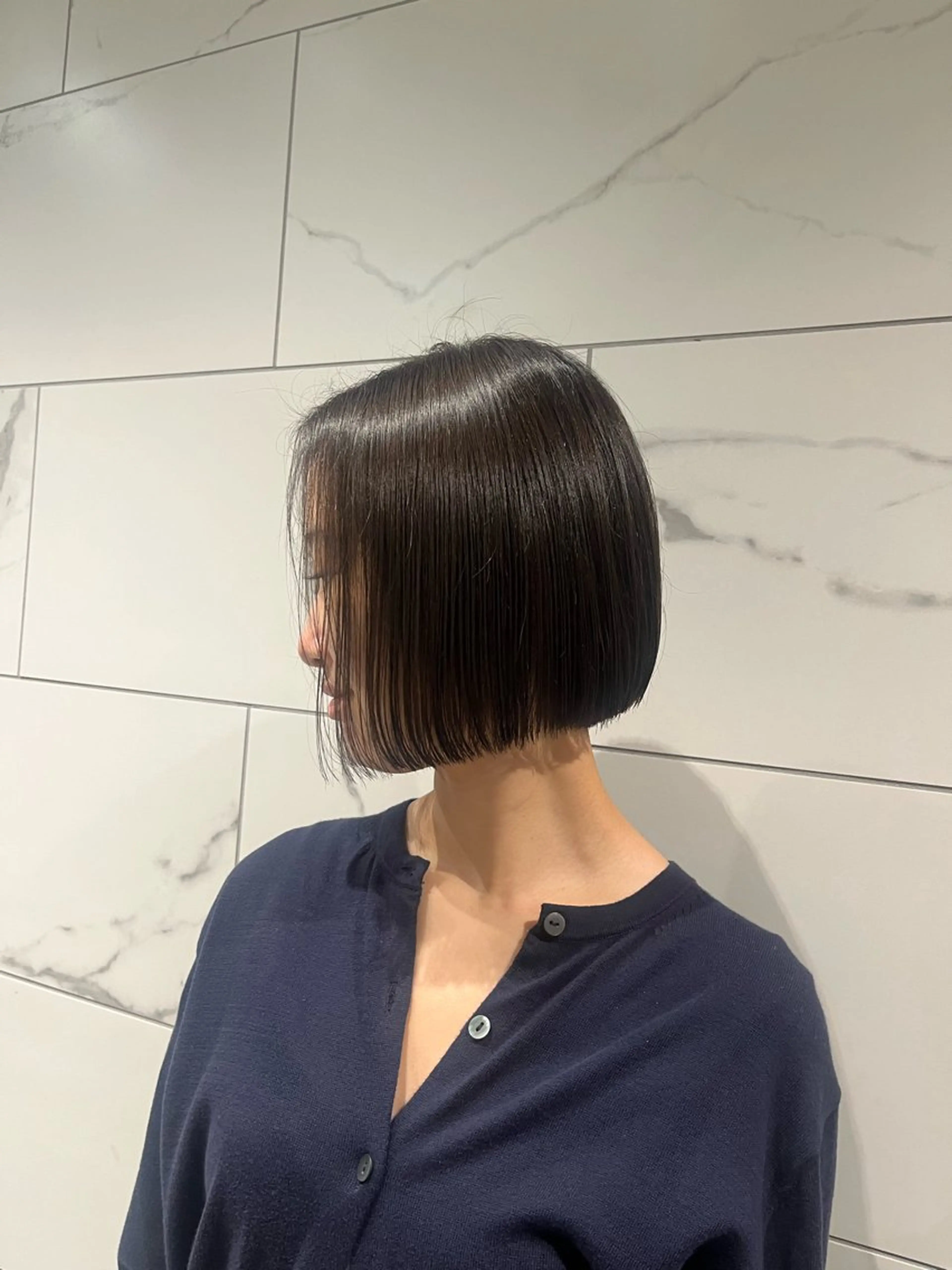 ミディアム 切りっぱなしボブ ボブ カット 切りっぱなしボブ/ 艶カラー/綾莉のヘアスタイル