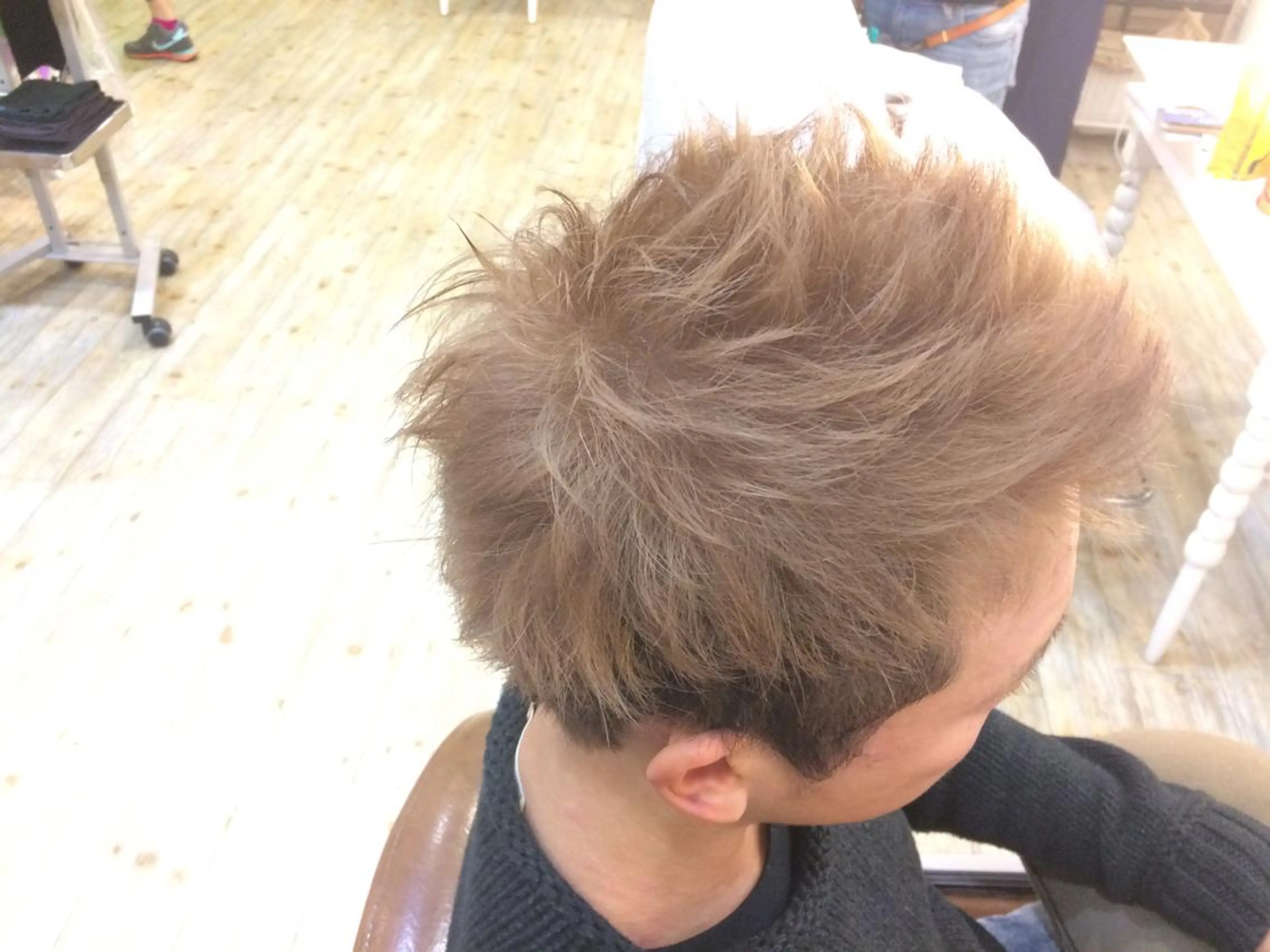 ショート カラー メンズ 平内 賢人のヘアスタイル