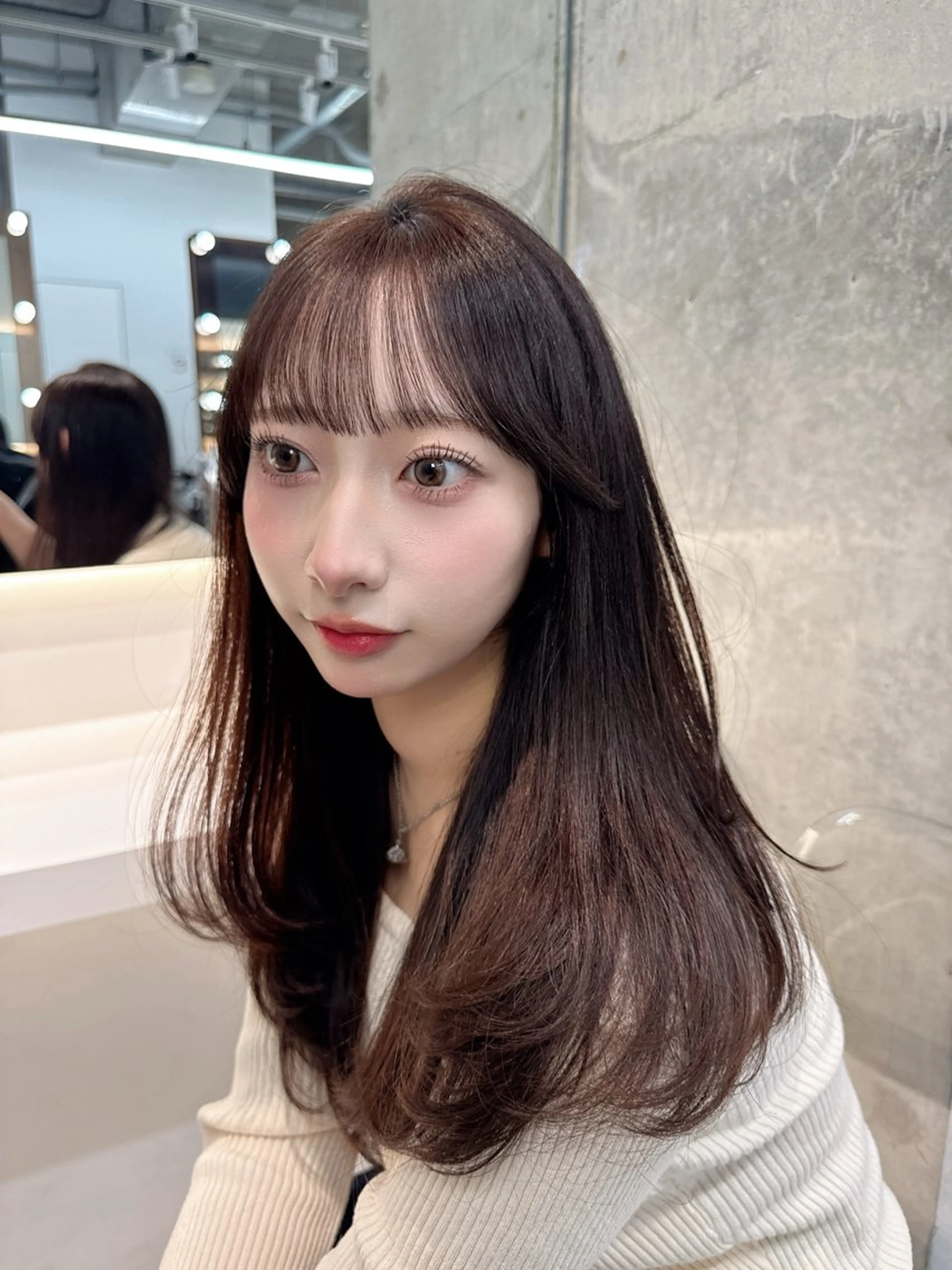 ロング カラー カット ヘアカラー トリートメント shion 透明感カラーのヘアスタイル
