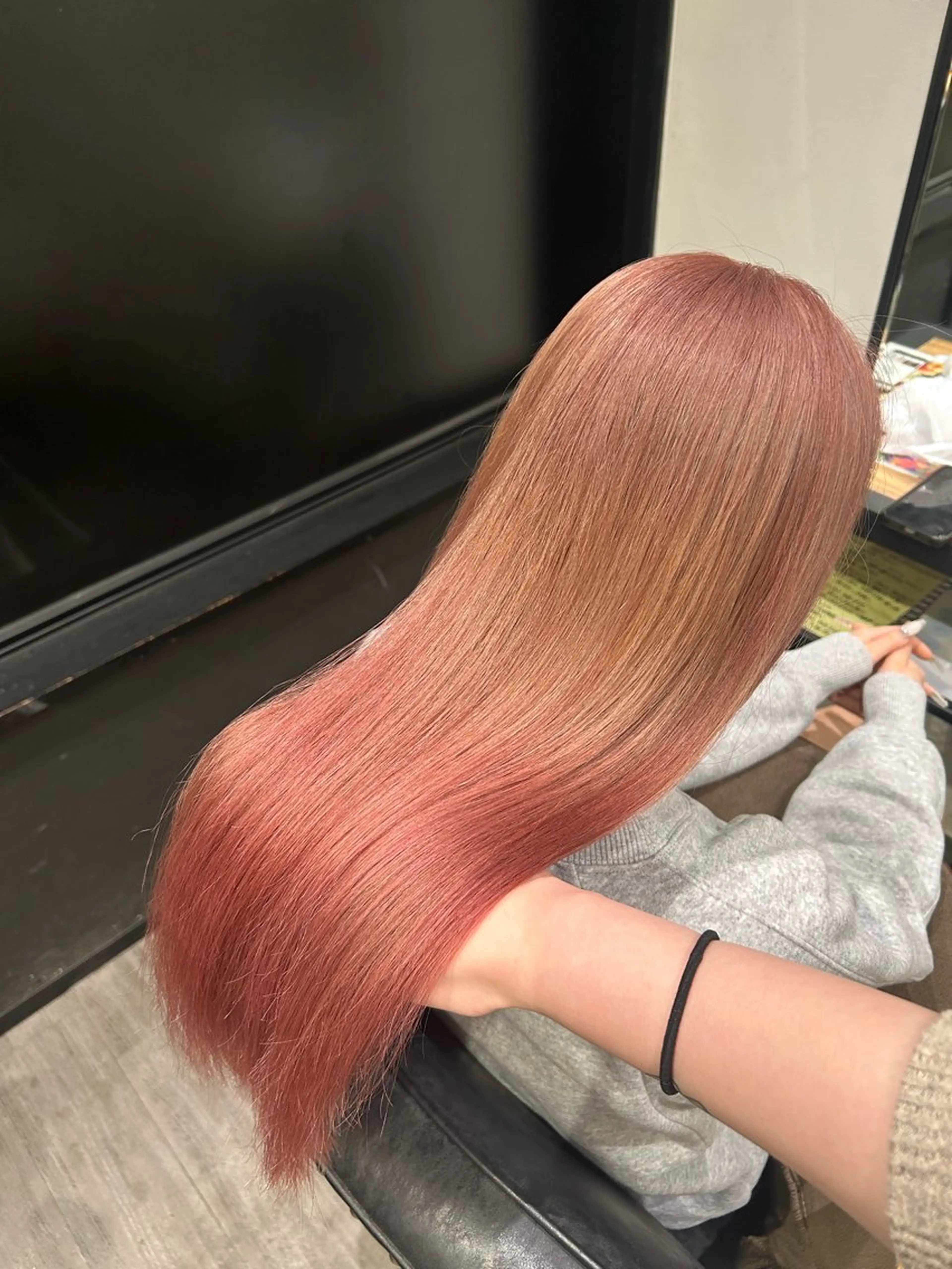 ロング カラー ハイトーンカラー ピンクカラー ヘアカラー トリートメント cocotte 💟草間紫音💟のヘアスタイル