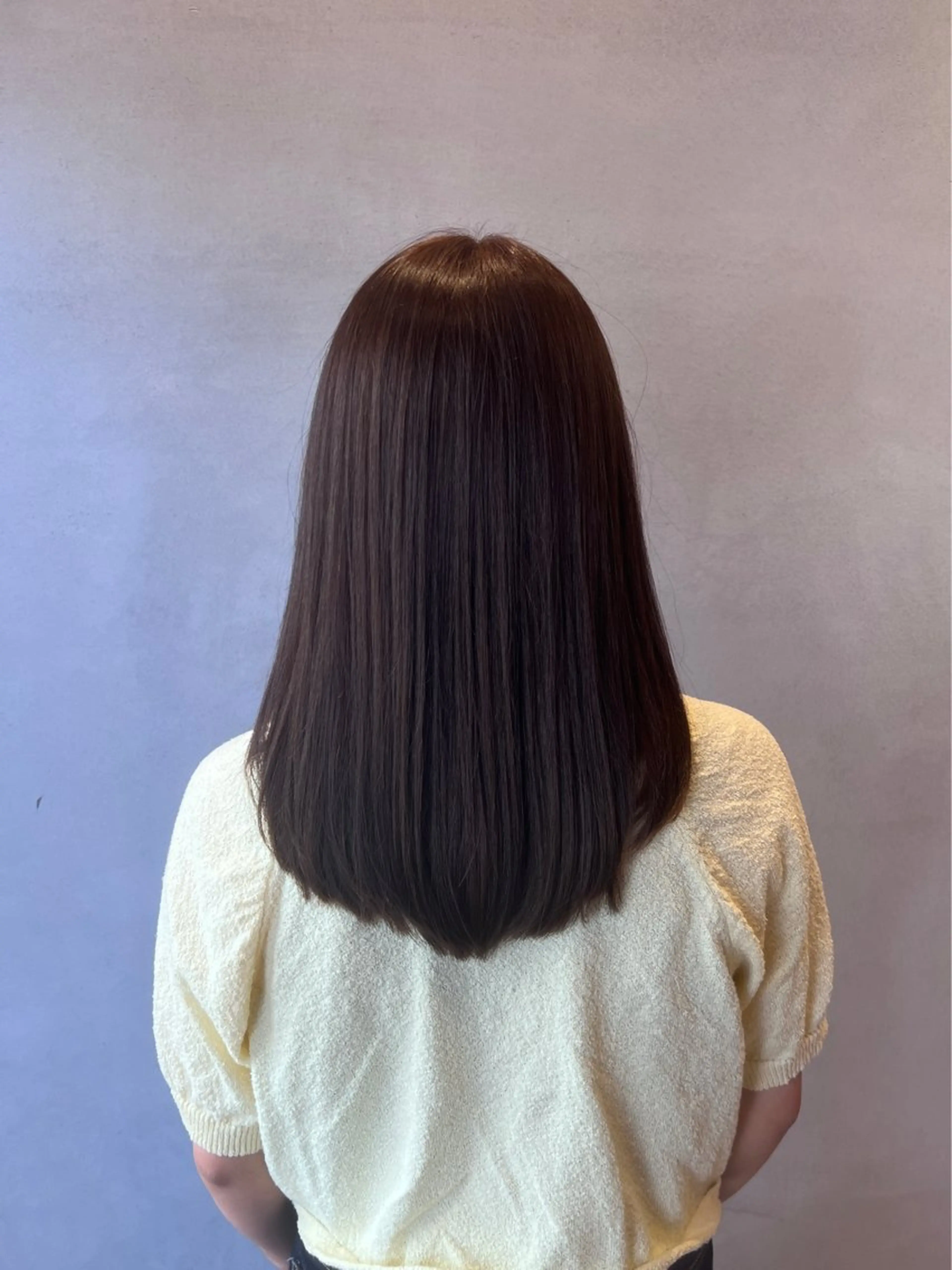 セミロング カラー ブラウンカラー オリーブブラウン レイヤーカット 小山 優香のヘアスタイル