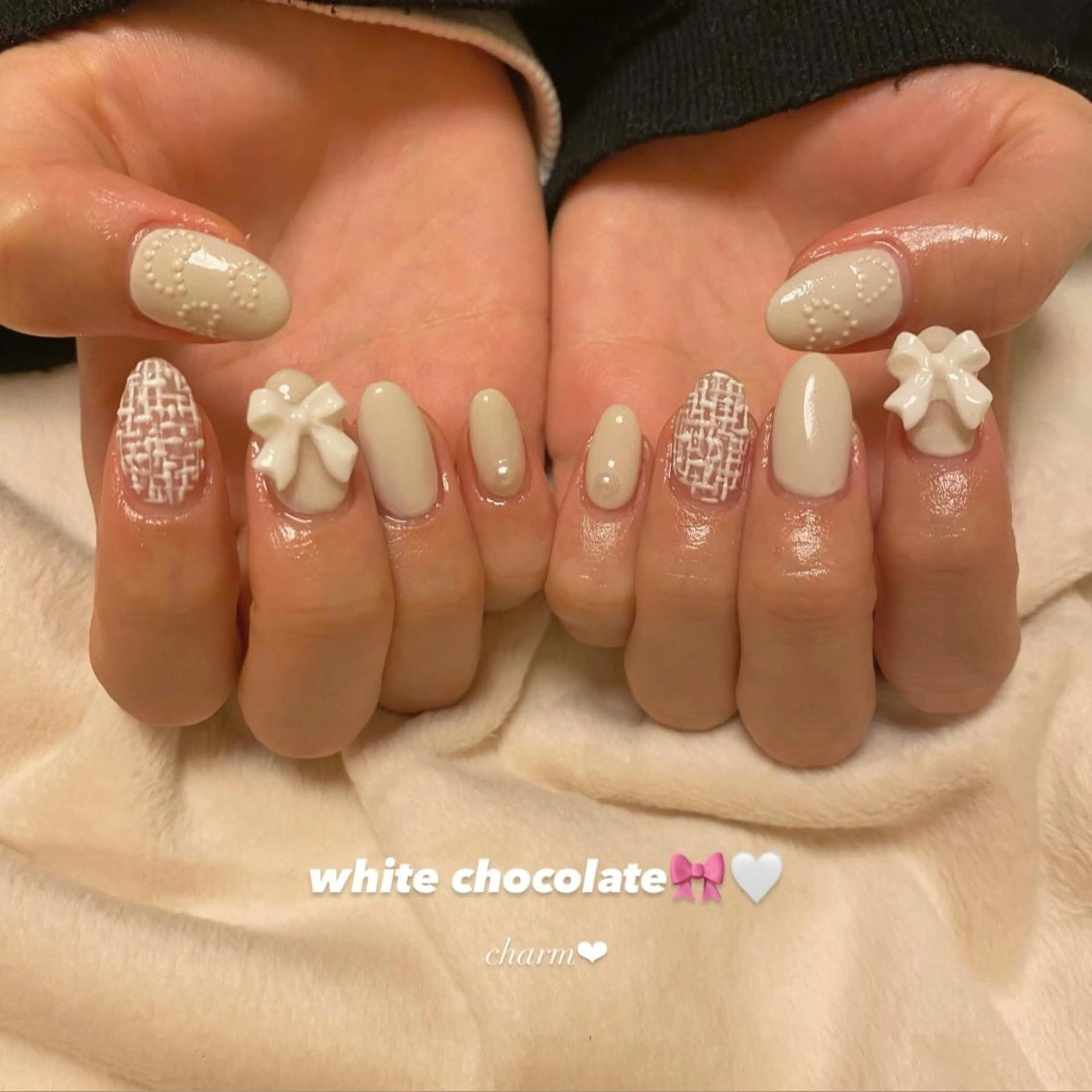 ネイル ガーリー ホワイト ハンドネイル nail salon charmのネイルデザイン