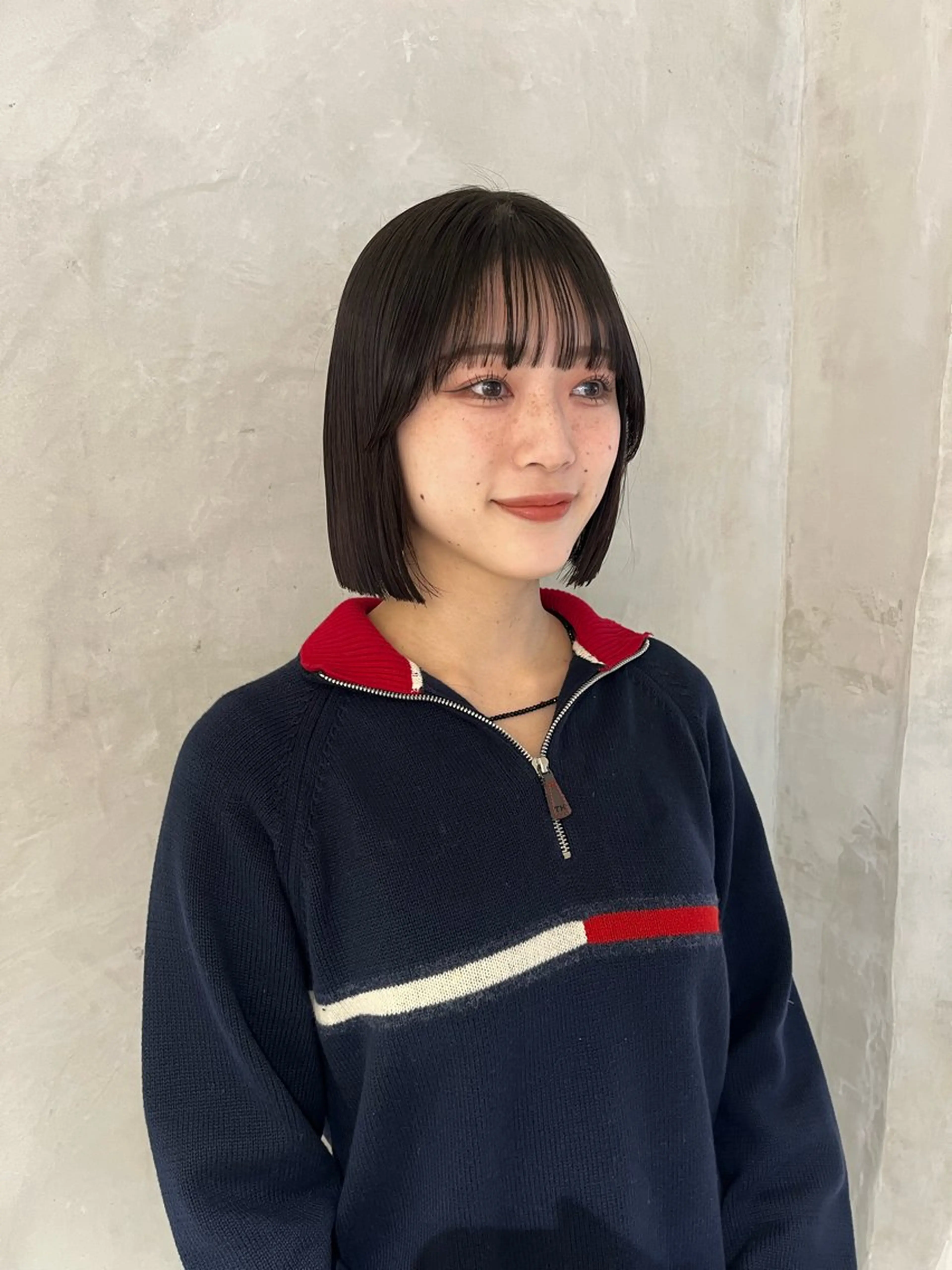 ミディアム 切りっぱなしボブ ボブ カット トリートメント 切りっぱなしボブ/ 艶カラー/綾莉のヘアスタイル