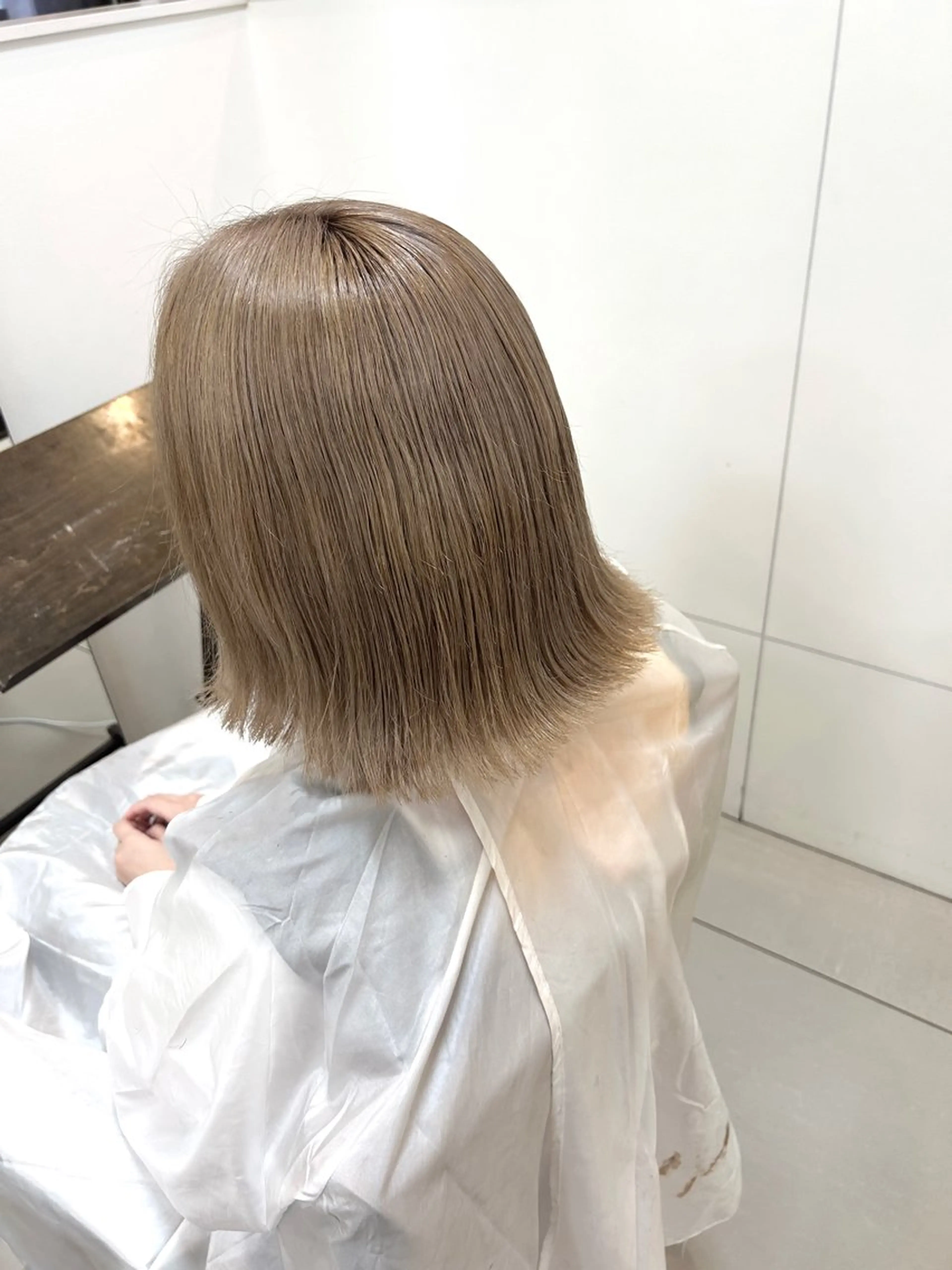 ミディアム カラー ベージュカラー ミルクティーベージュ 阪田 真奈未のヘアスタイル