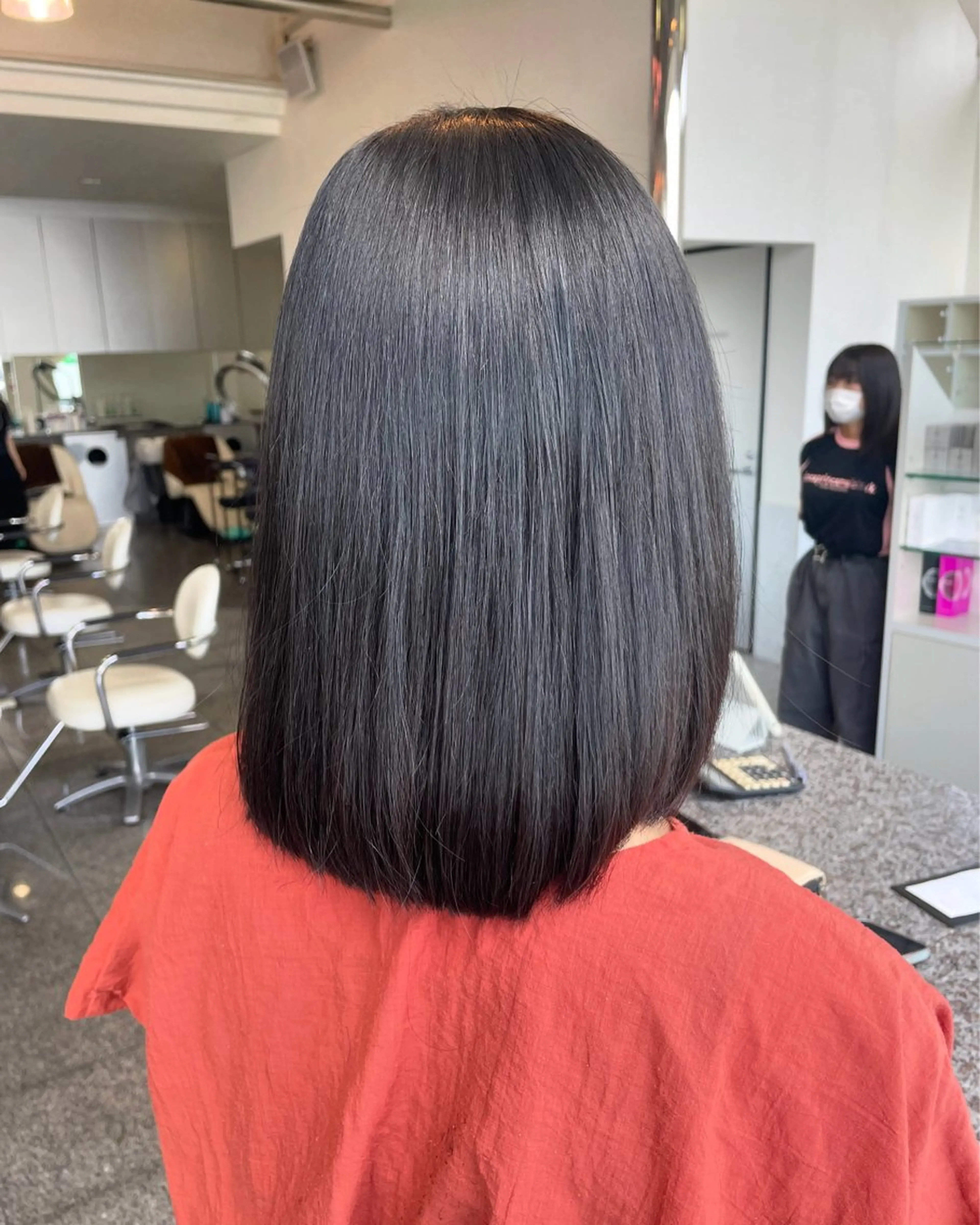 ミディアム カット ハイトーン/ブリーチ 🤍足立里湖のヘアスタイル