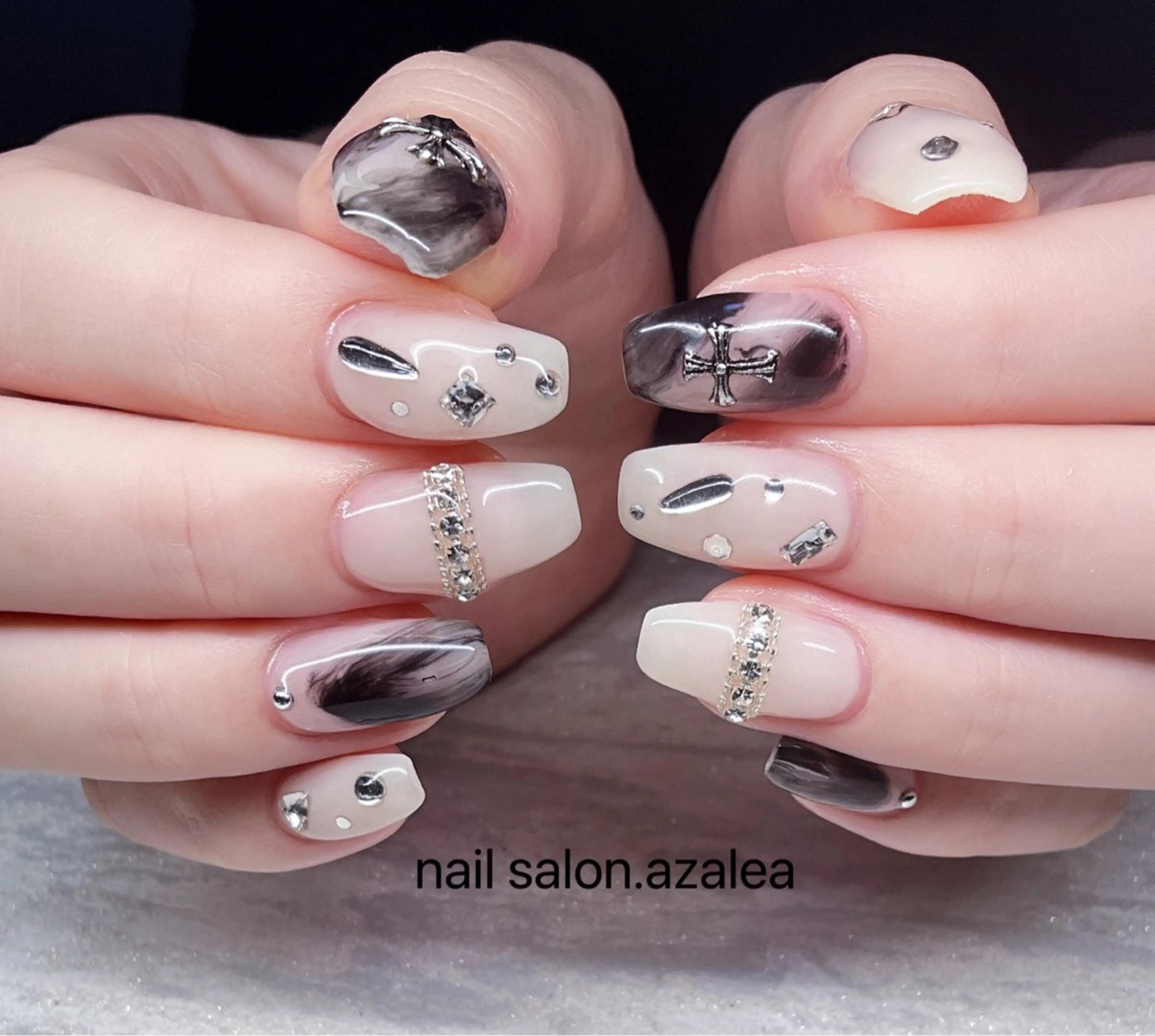 ネイル ハンドネイル R inのネイルデザイン