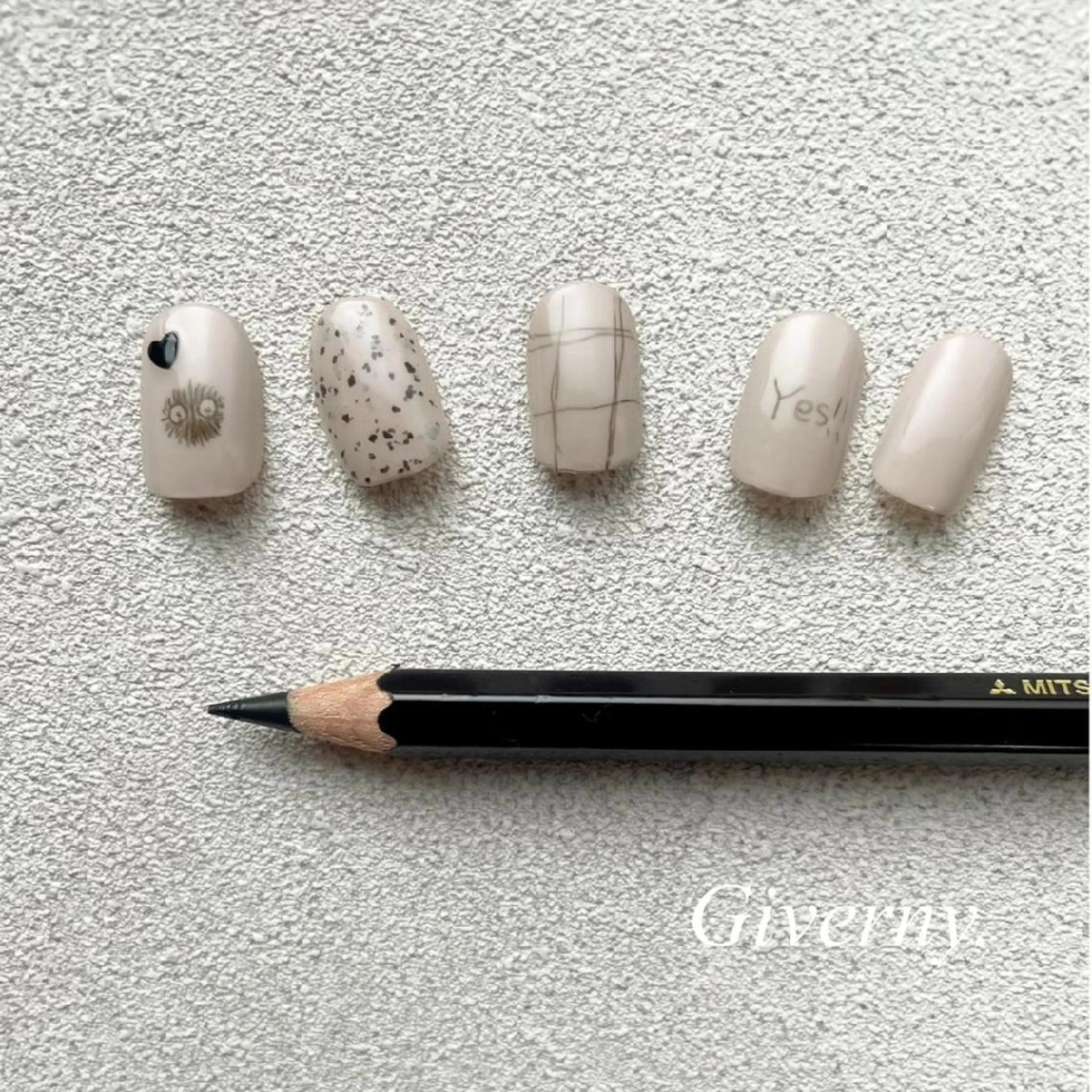 ネイル ハート ハンドネイル Giverny .のネイルデザイン