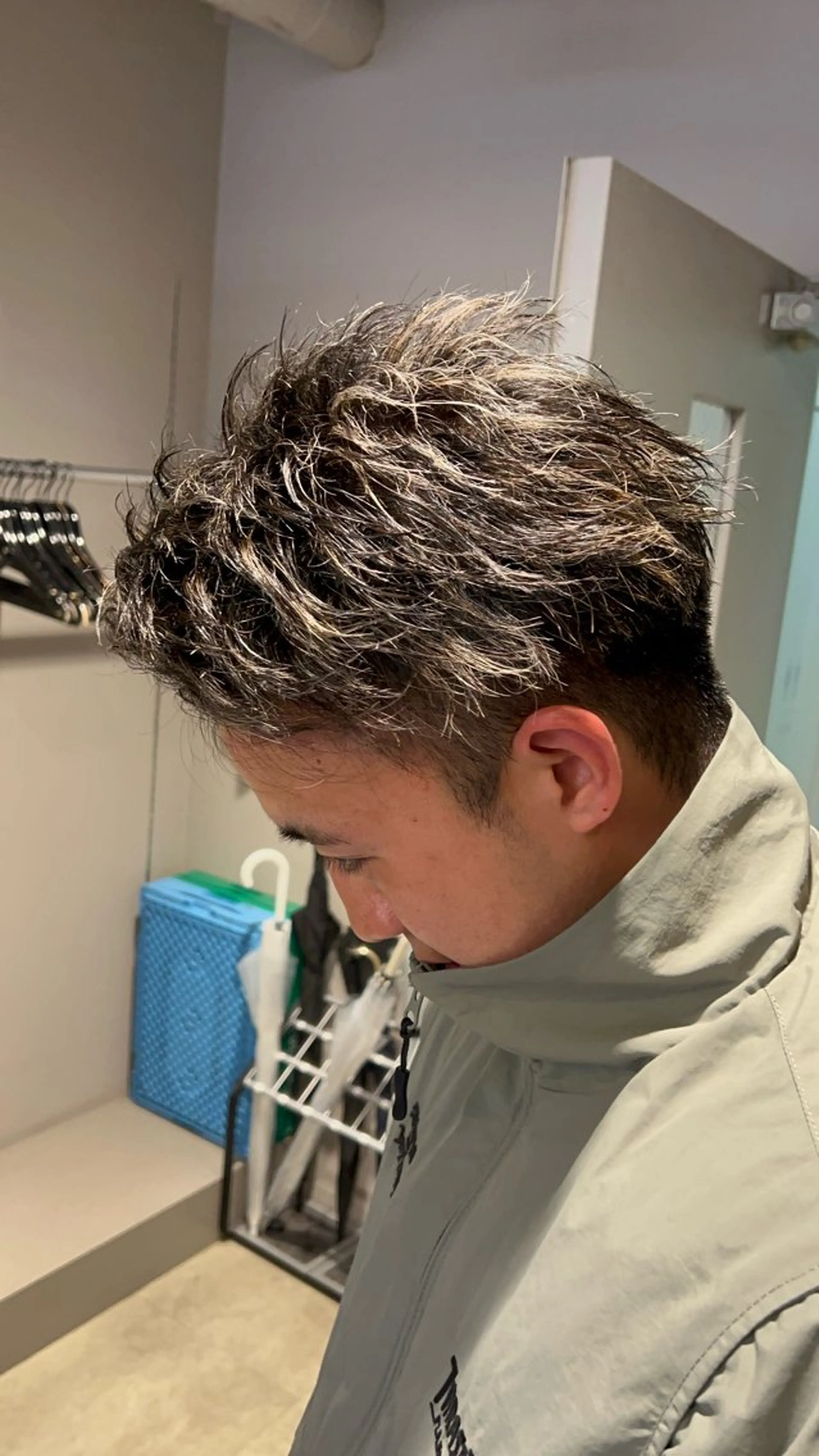 ショート カラー パーマ メンズ メンズパーマ 💎韓国/ レイヤー カット/ 暖色🫧のヘアスタイル