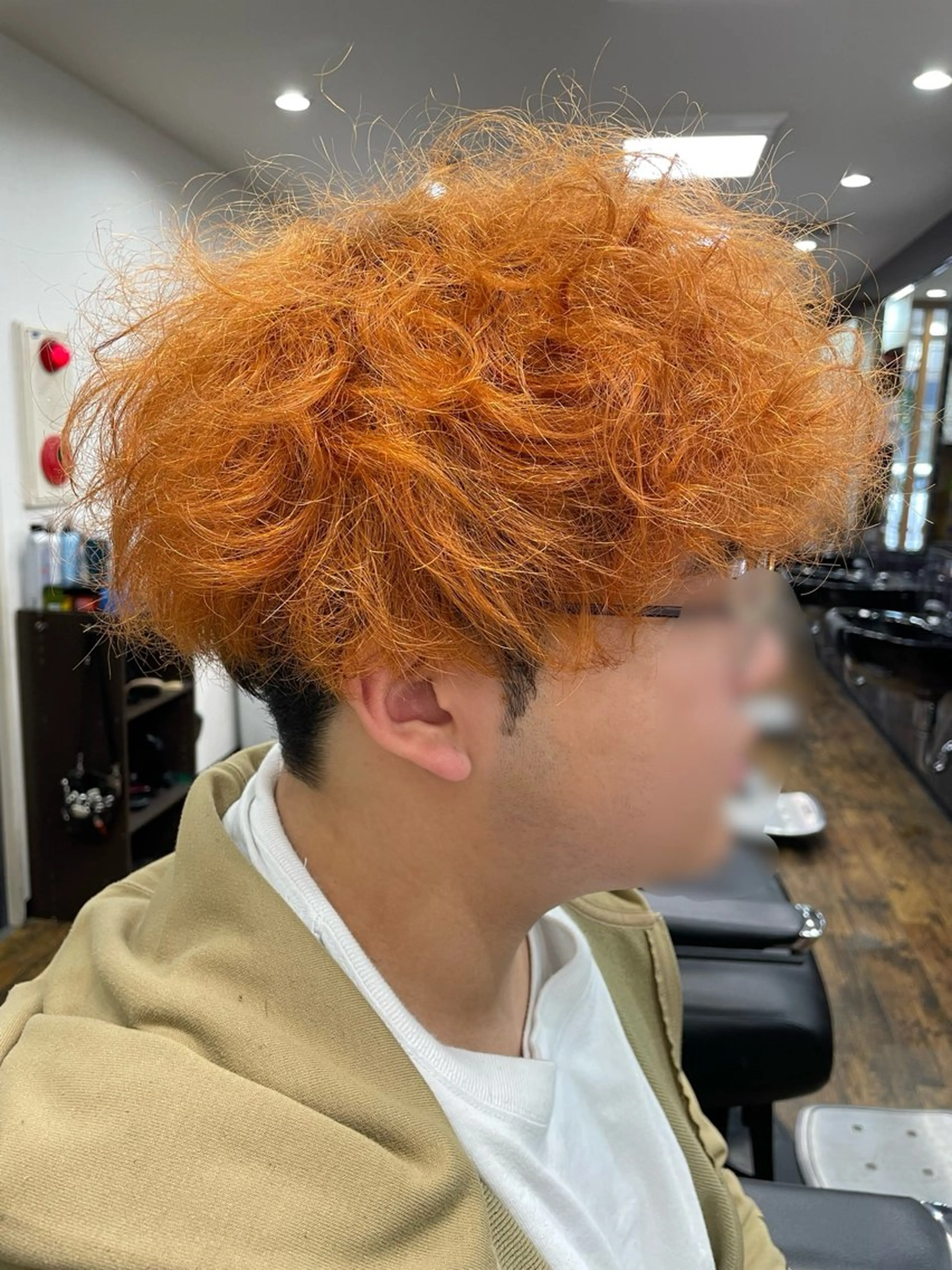 メンズカット＋ケアブリーチ一回＋ファッションカラー(前処理・後処理のトリートメント付き)の写真