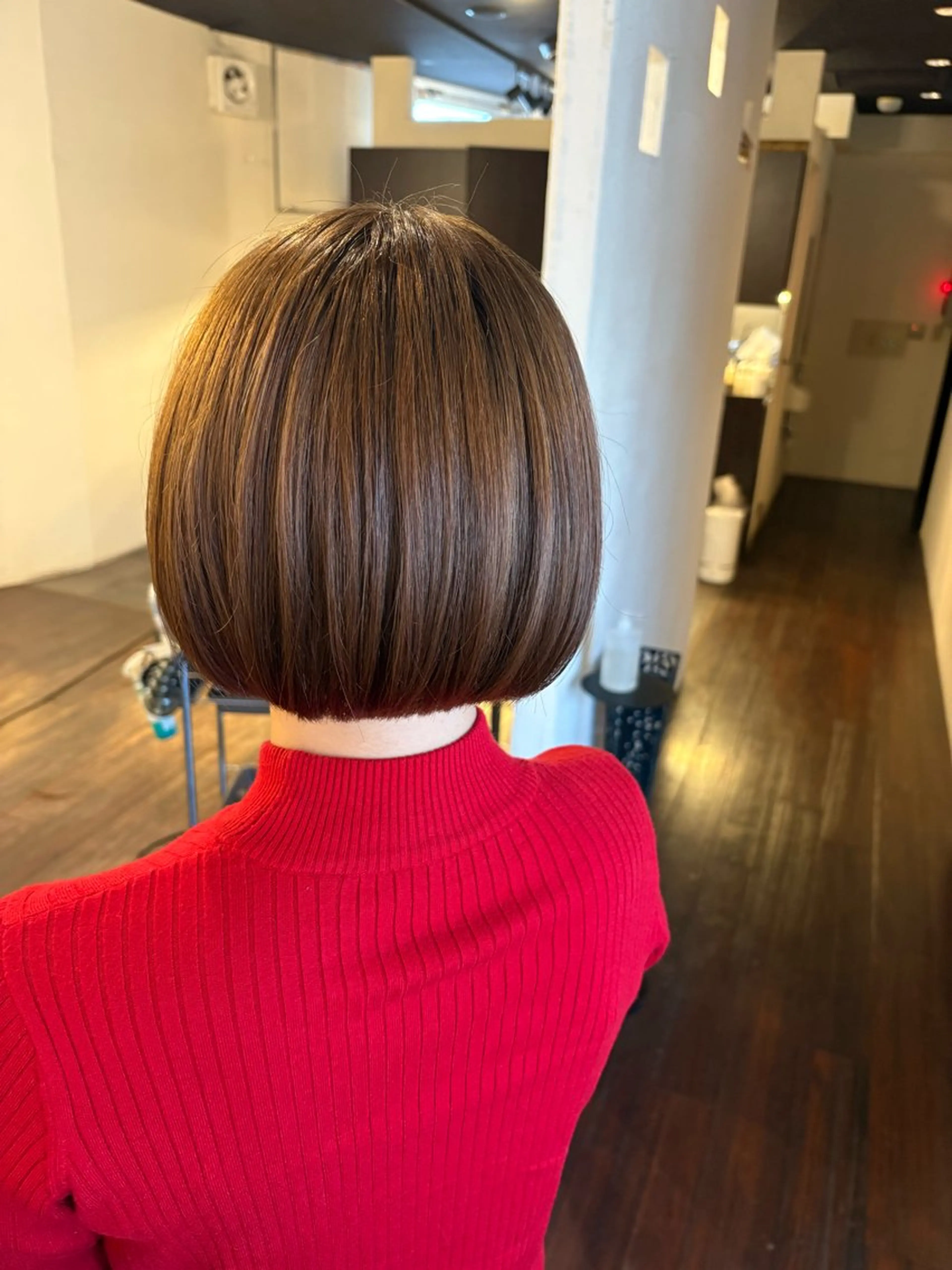 ショート カラー aW HAIRカンノ カナエのヘアスタイル