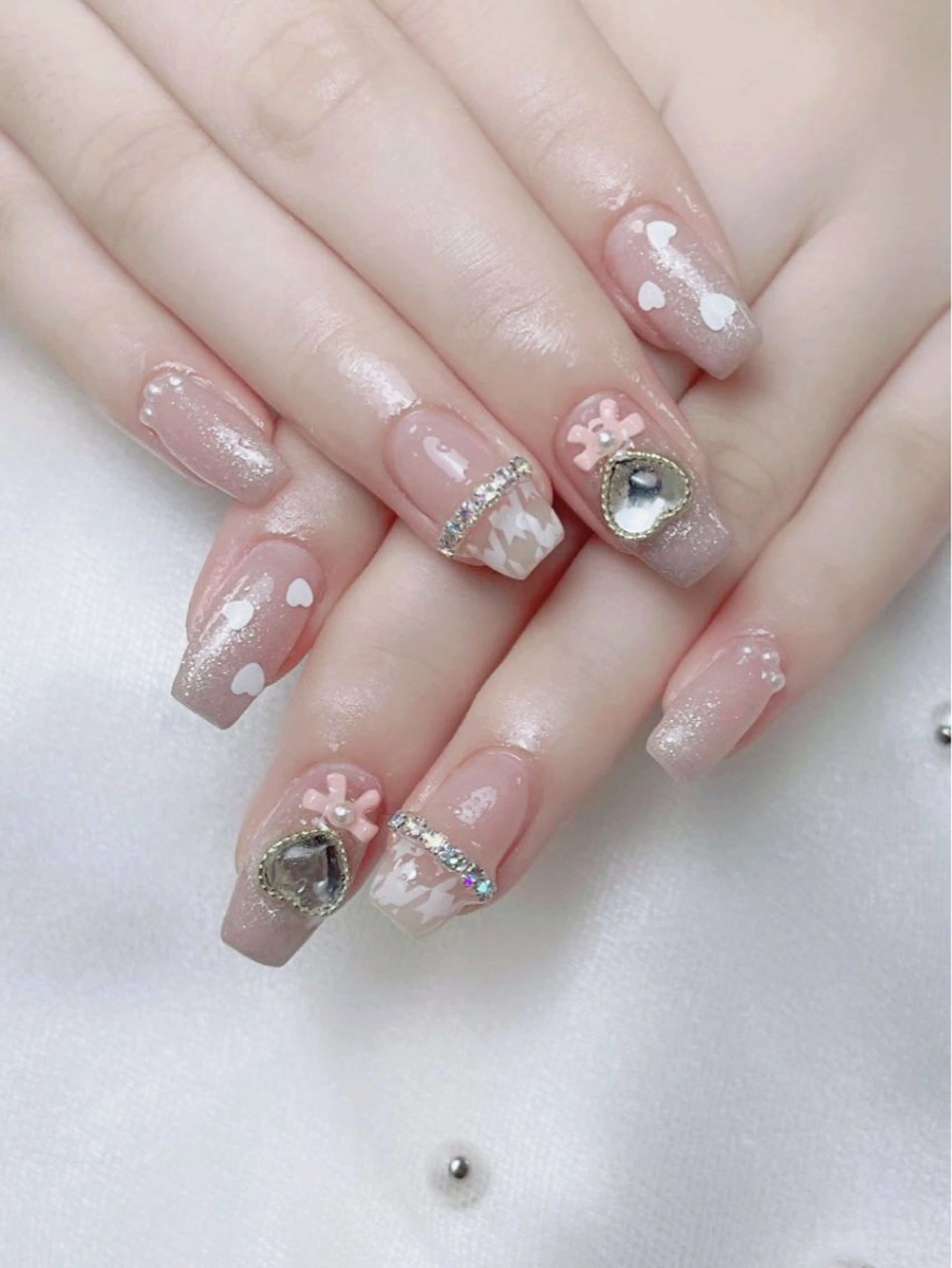 ネイル フレンチネイル ジェルネイル ハート 韓国ネイル マグネットネイル ハンドネイル ネイルサロン lotusのネイルデザイン