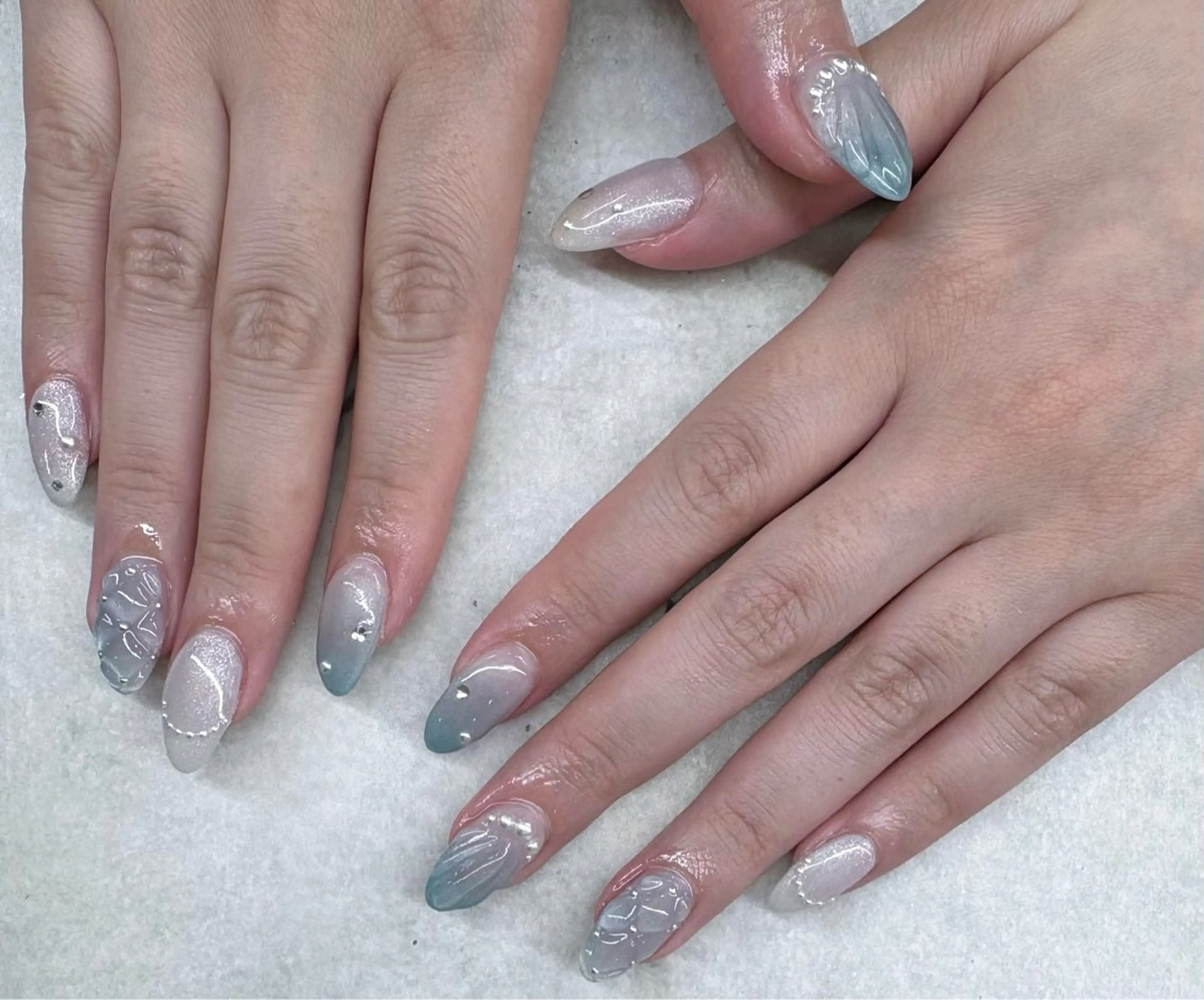 ネイル *RAIMU* HOLOGRAMのネイルデザイン