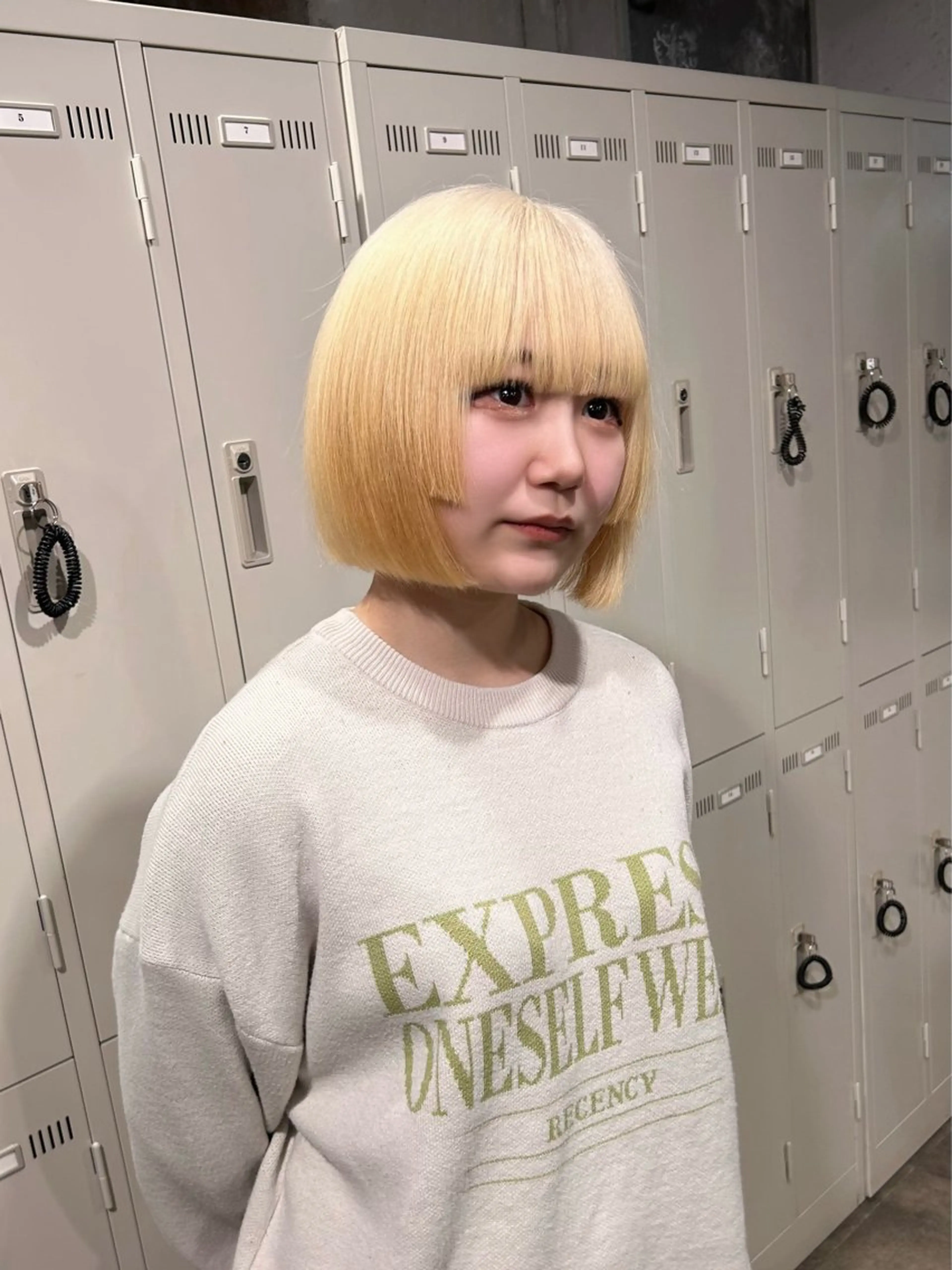 ショート カラー 切りっぱなしボブ ブロンド ハイトーンカラー ボブ 【縮毛矯正ブリーチ】 MANATO🌈のヘアスタイル