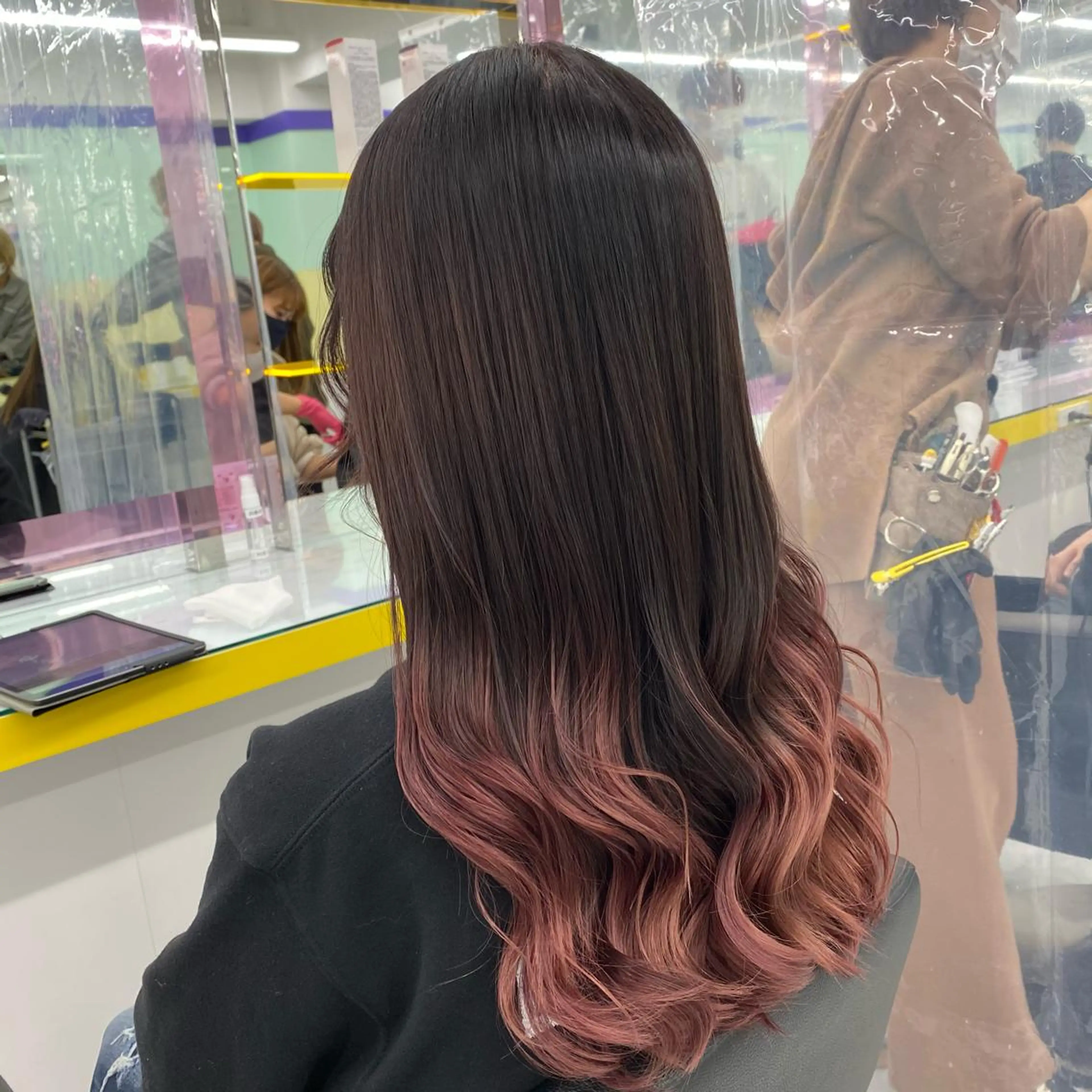 セミロング カラー ヘアアレンジ ヘアカラー トリートメント mai🍑暖色カラー /レイヤー💖のヘアスタイル