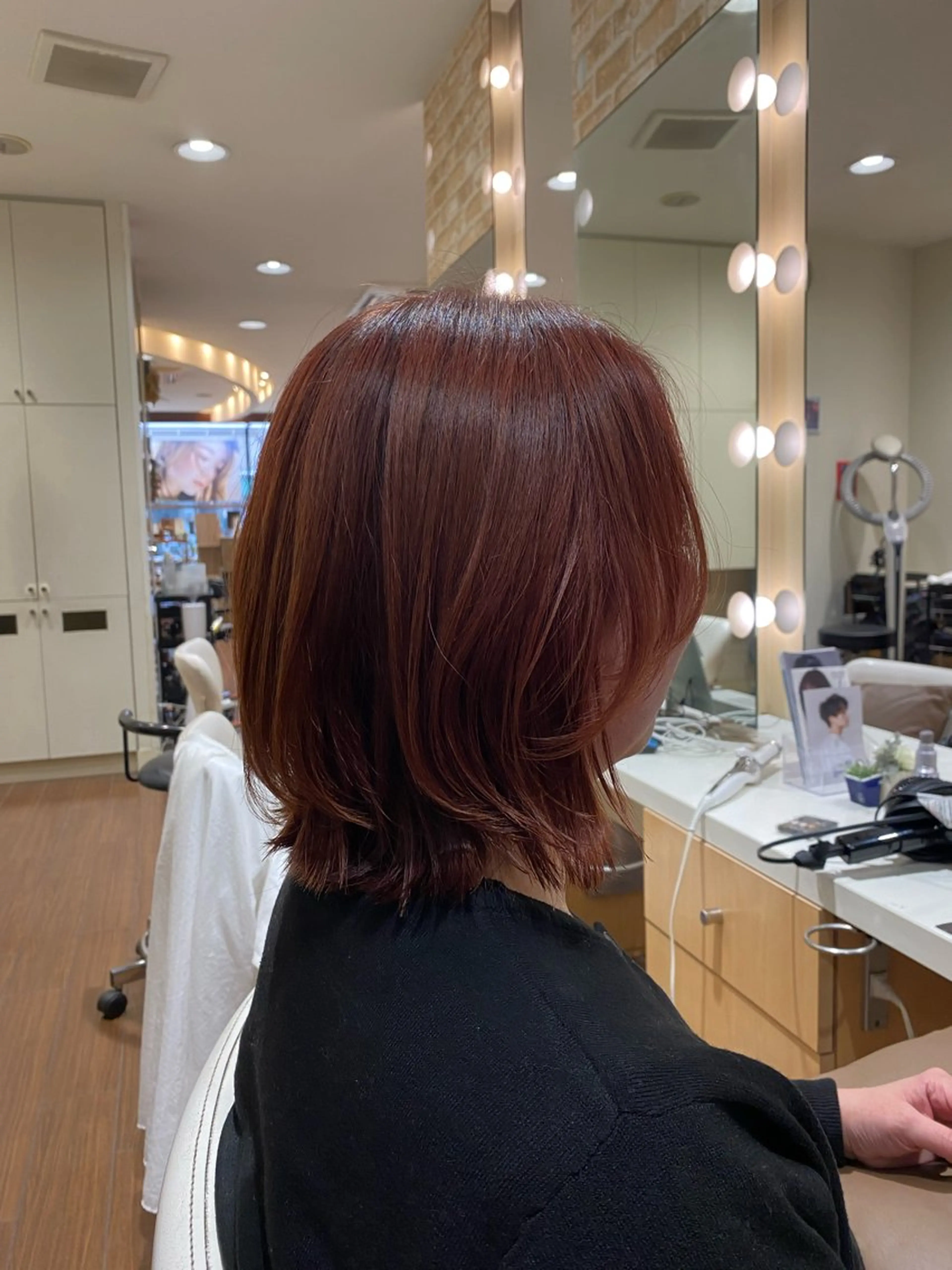 ミディアム くびれヘア くびれレイヤー レイヤーカット UNIX 赤羽店所属・島田 花梨のヘアスタイル