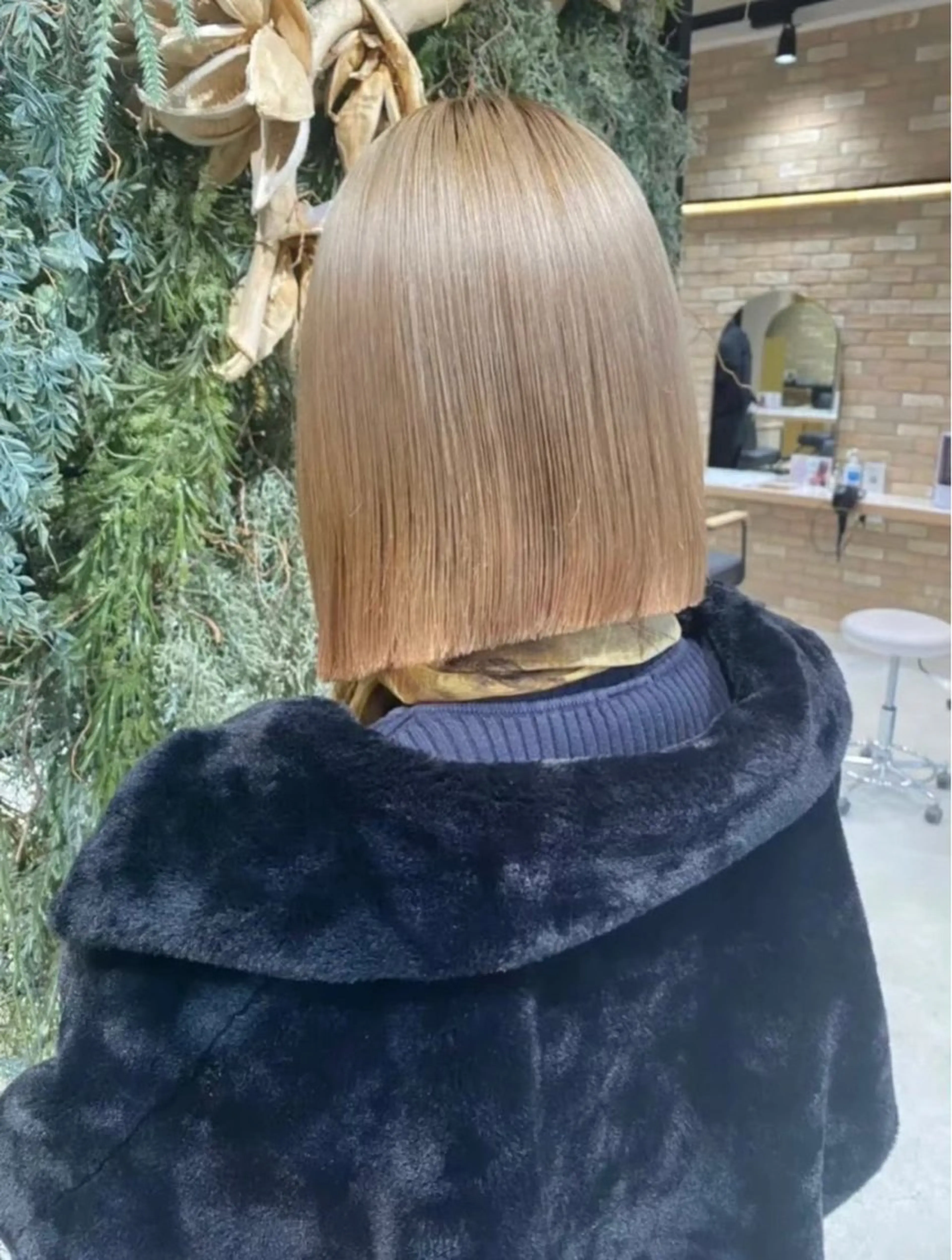 ロング ヘアカラー フェザー/シャドウ/ 酸性ストレートのヘアスタイル