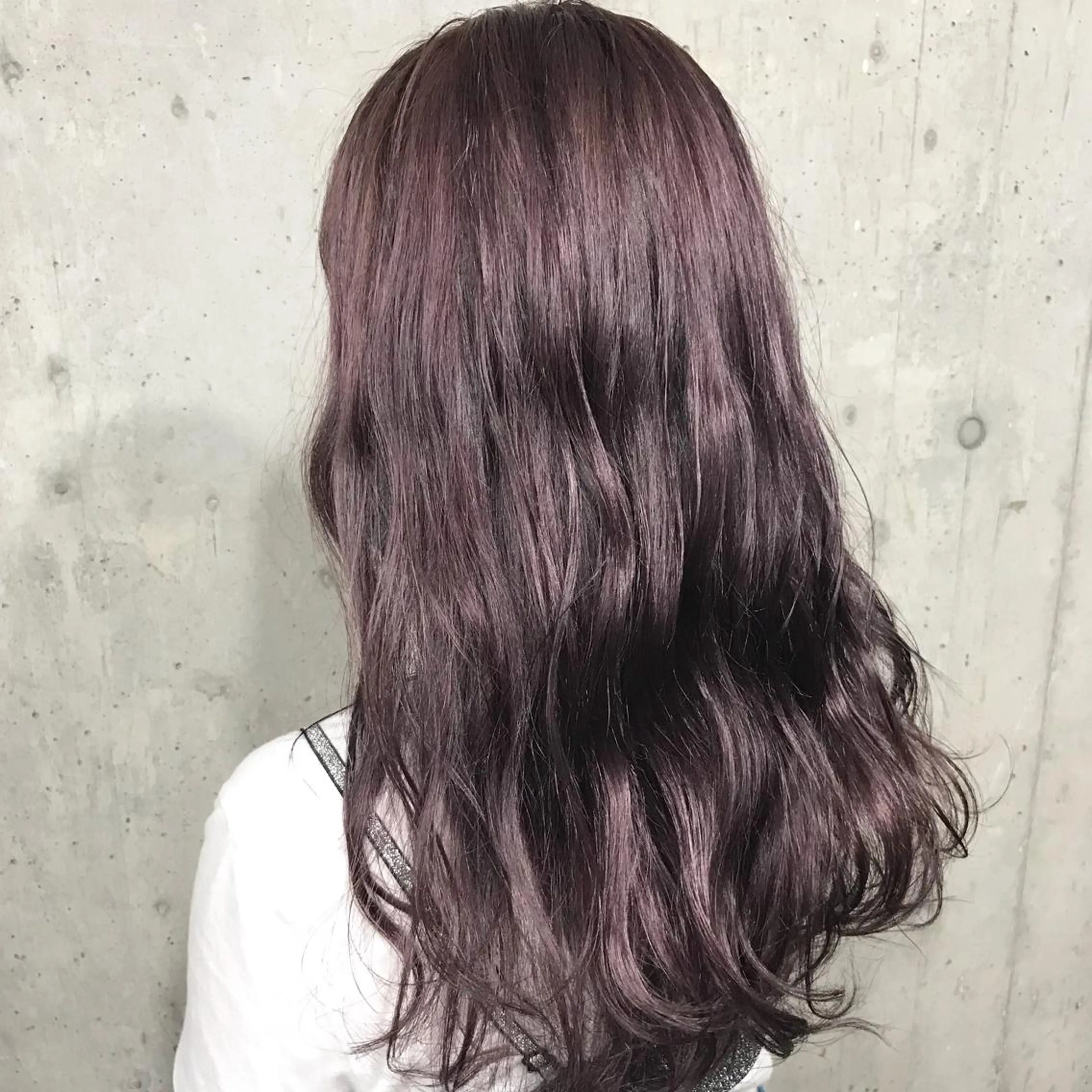 セミロング カラー パーマ ヘアアレンジ メンズ キッズ ネイル マツエク・マツパ パープルカラー パープル サロンドミルク 原宿のヘアスタイル