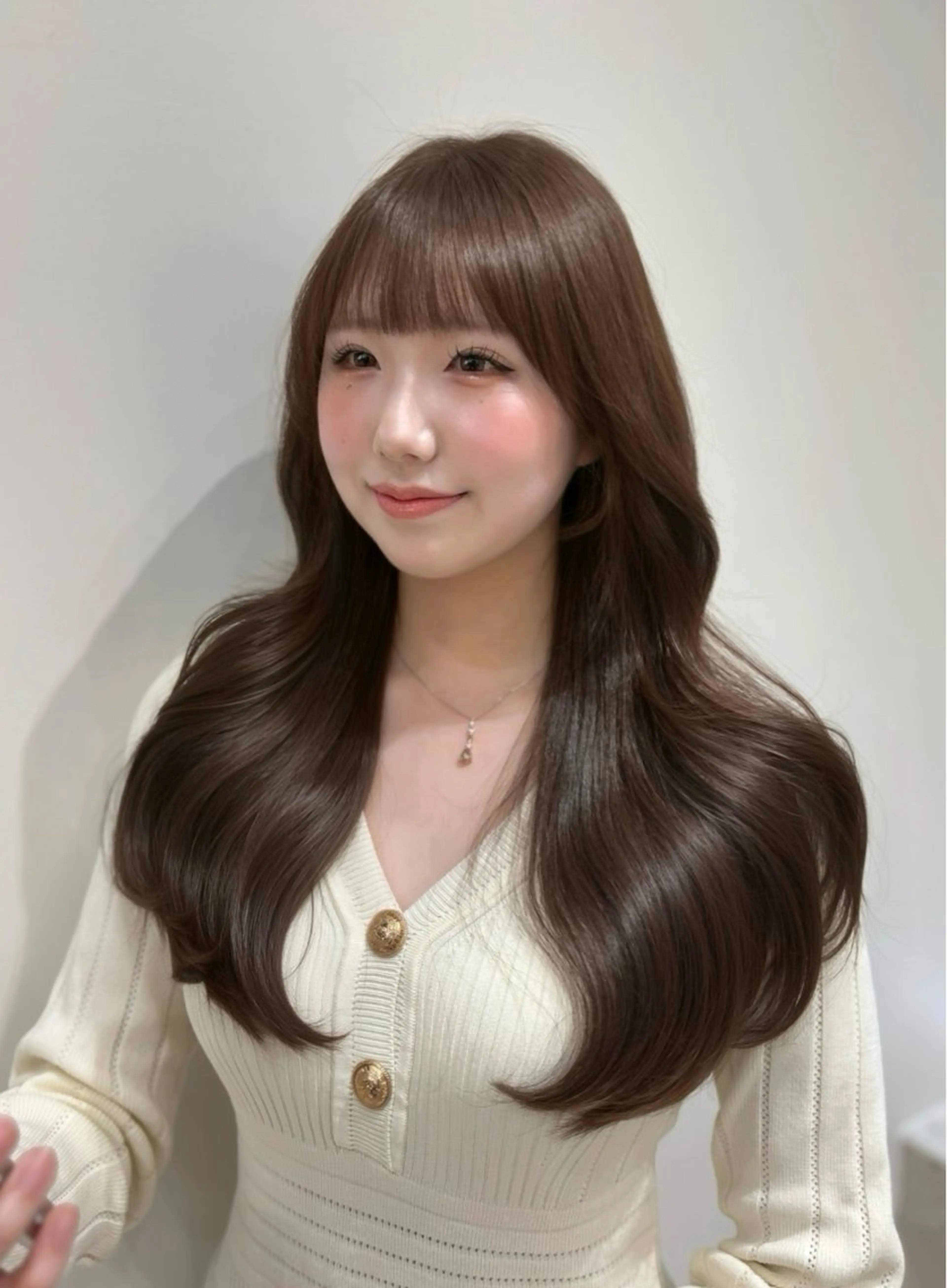 ロング カラー ベージュカラー ブリーチ ダブルカラー 顔周りカット 中韓style 💄🤍愛子🇨🇳のヘアスタイル