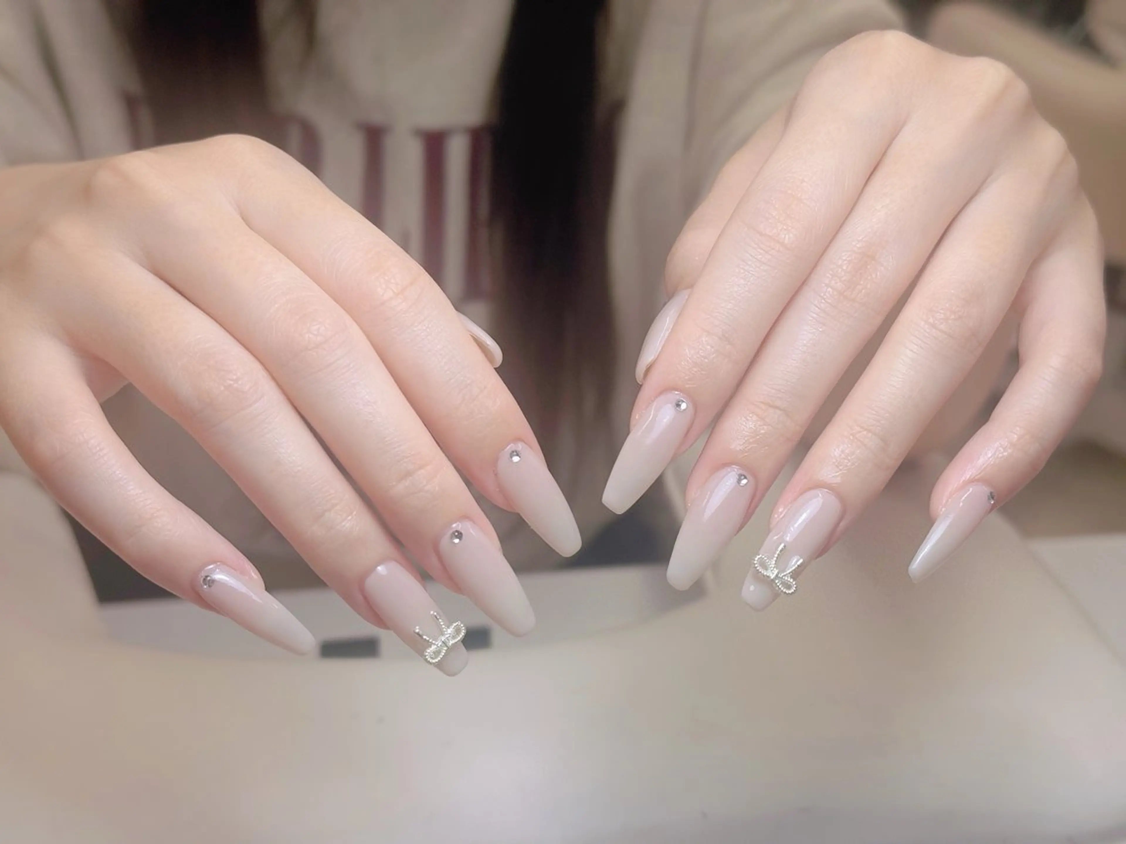 ロング 韓国風ヘア ハンドネイル 28nails .thaoのネイルデザイン
