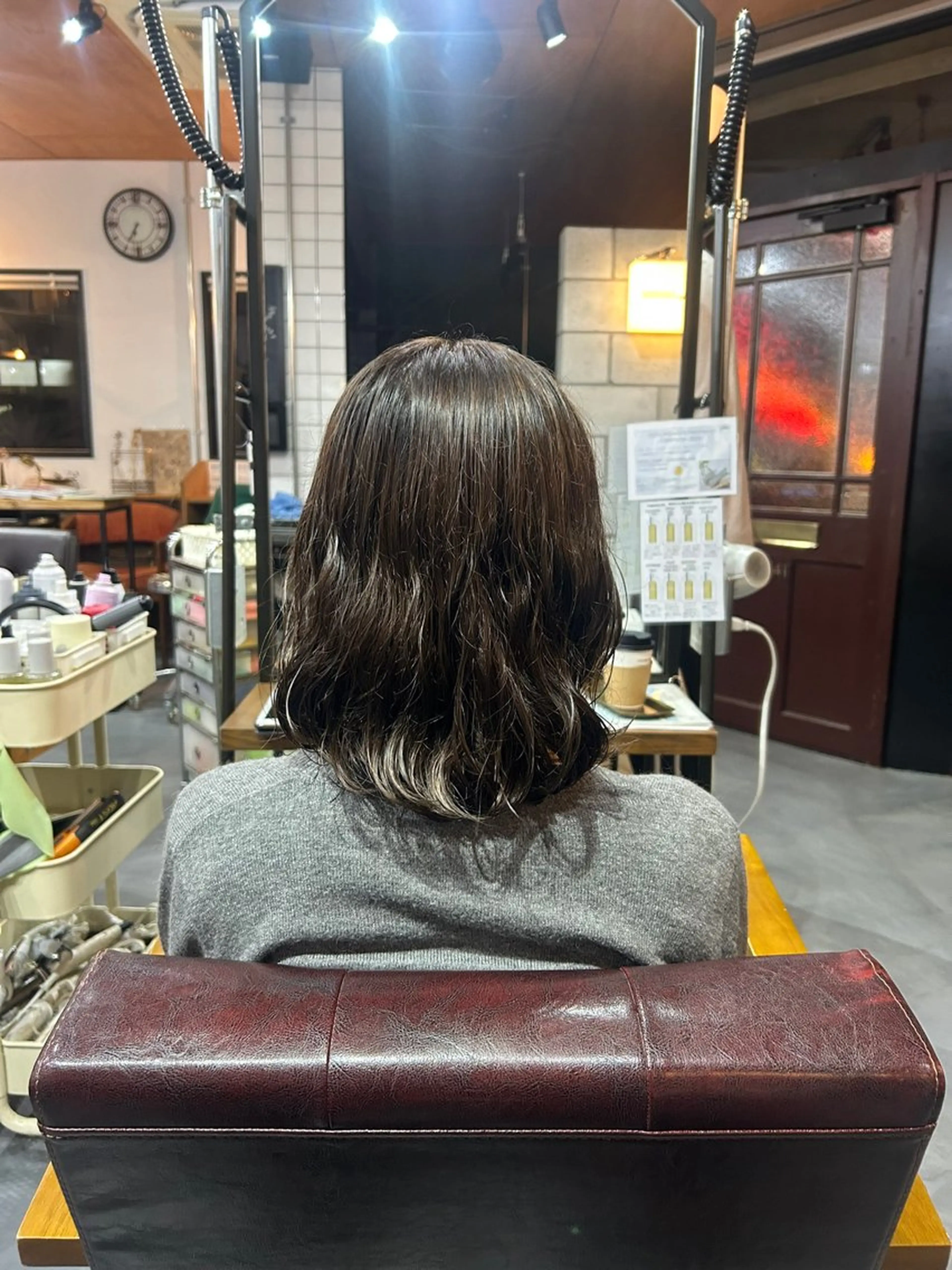 ミディアム カラー 倉本 美優のヘアスタイル