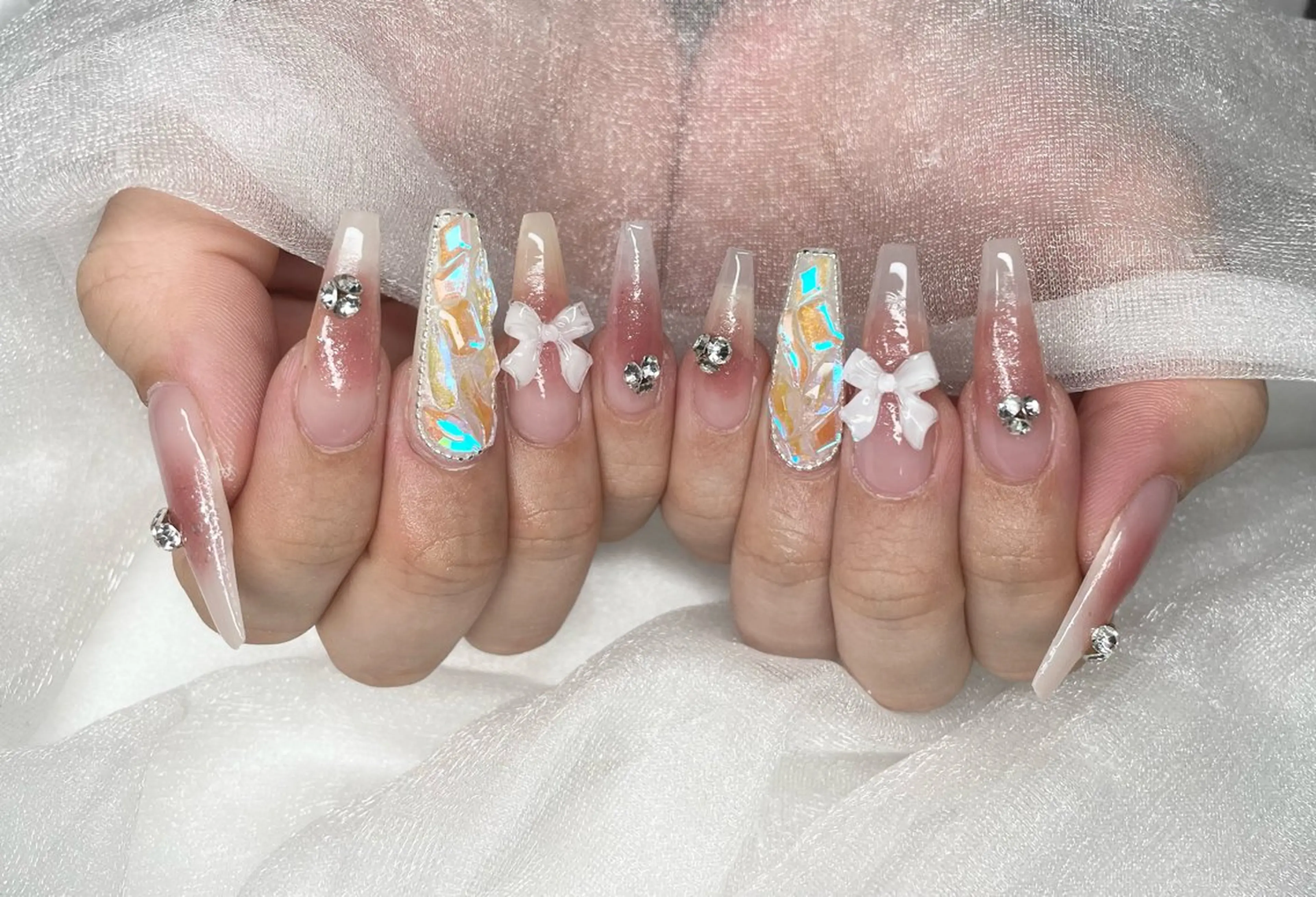 ネイル ハンドネイル Roi〈ロワ〉 Minakoのネイルデザイン