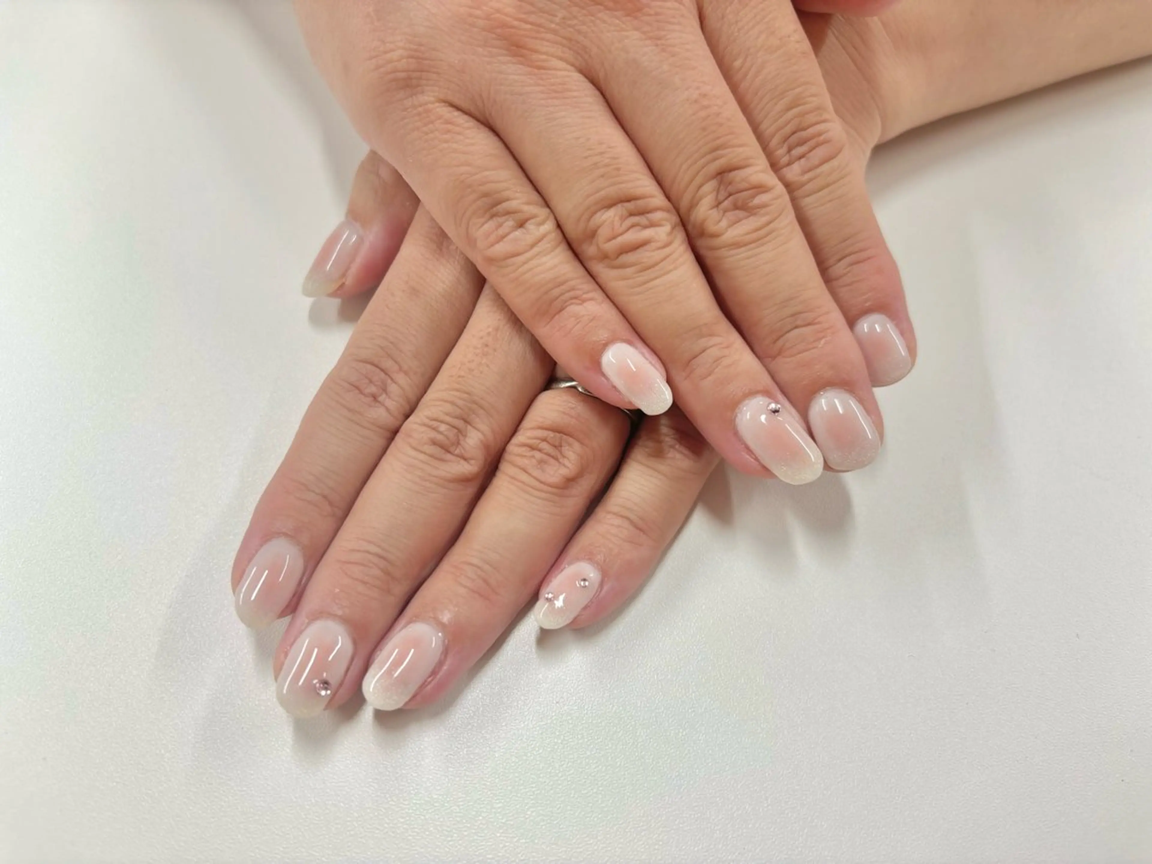 ネイル チークネイル キラキラネイル ハンドネイル Sakura Hのネイルデザイン