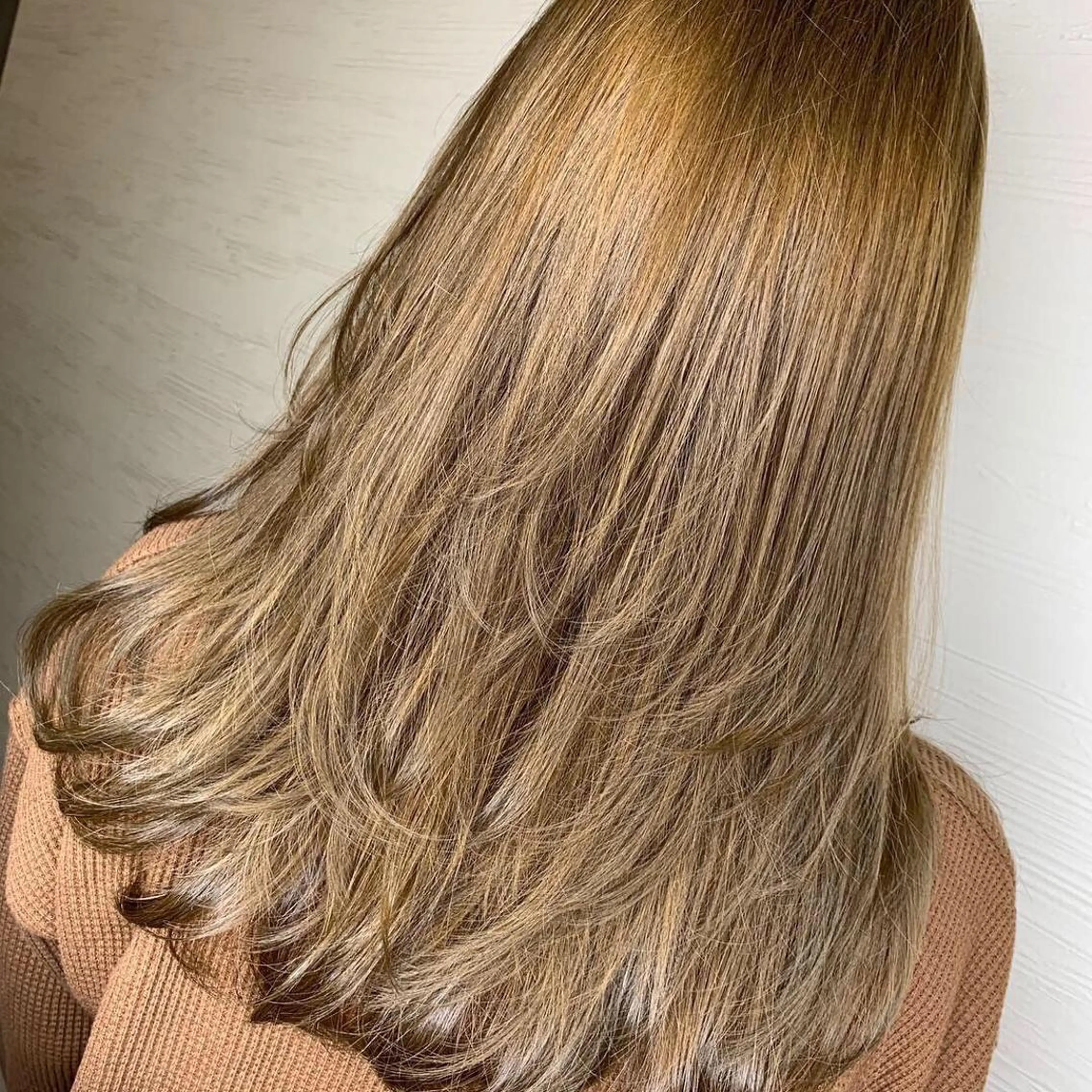 セミロング カラー EYEstylist ·ai MOERIのマツエク・マツパデザイン