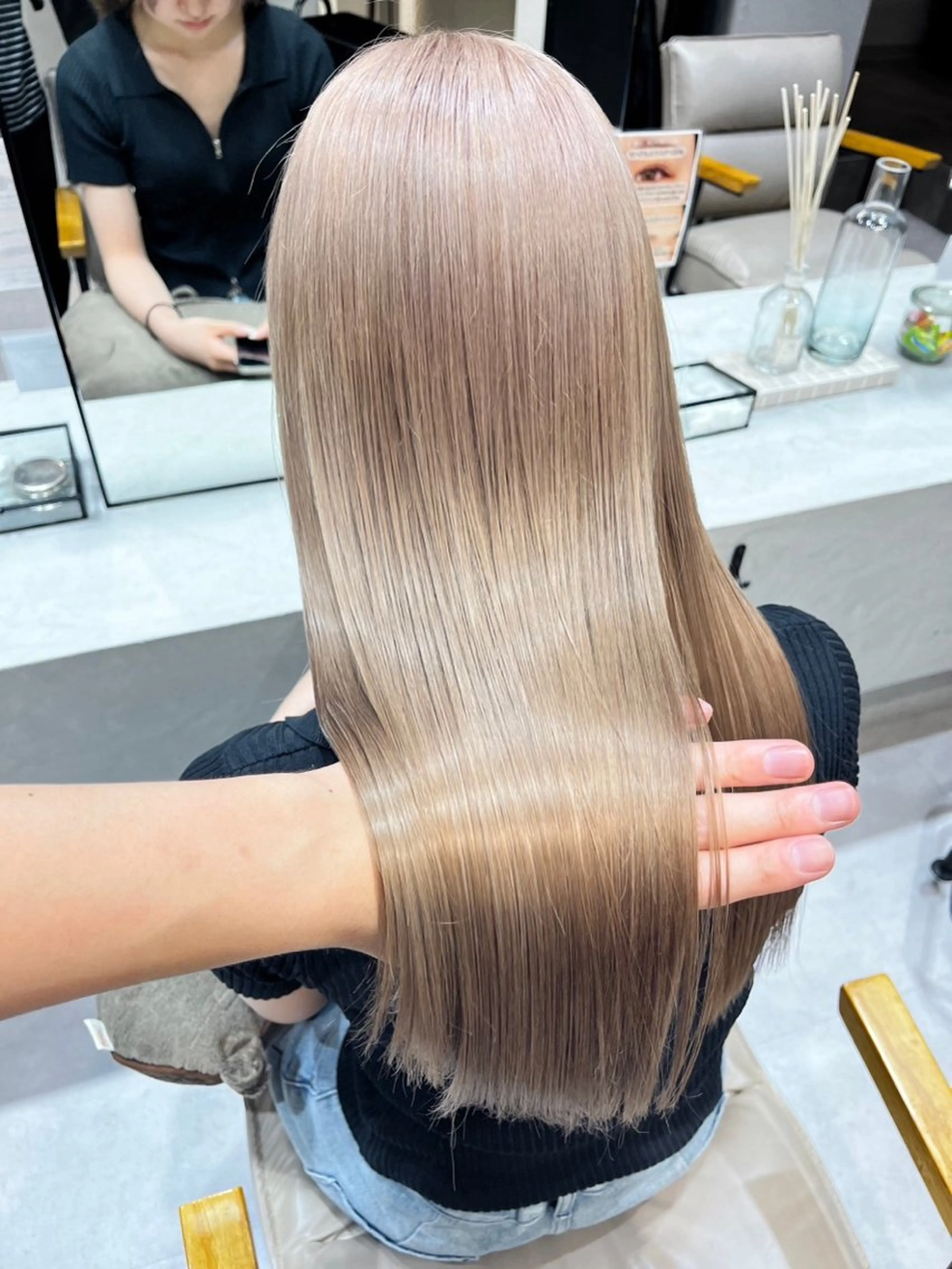 【ご新規様🎶当日平日限定💫💫】ケアブリーチ+オンカラー+髪質改善トリートメント¥20000→¥9000✨の写真