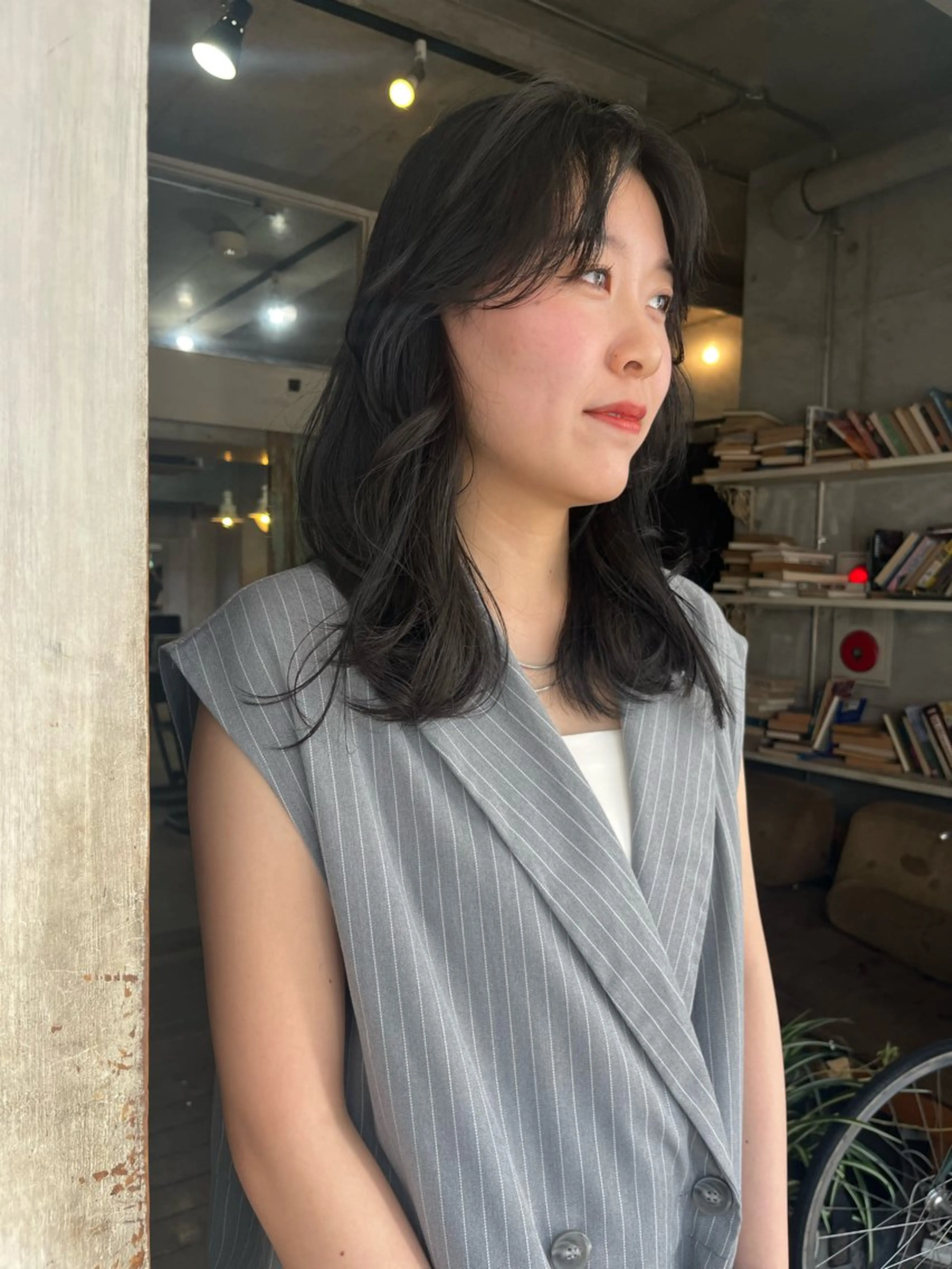 ミディアム カラー カット ヘアカラー トリートメント ハイトーン/顔まわり レイヤー/YUKAのヘアスタイル