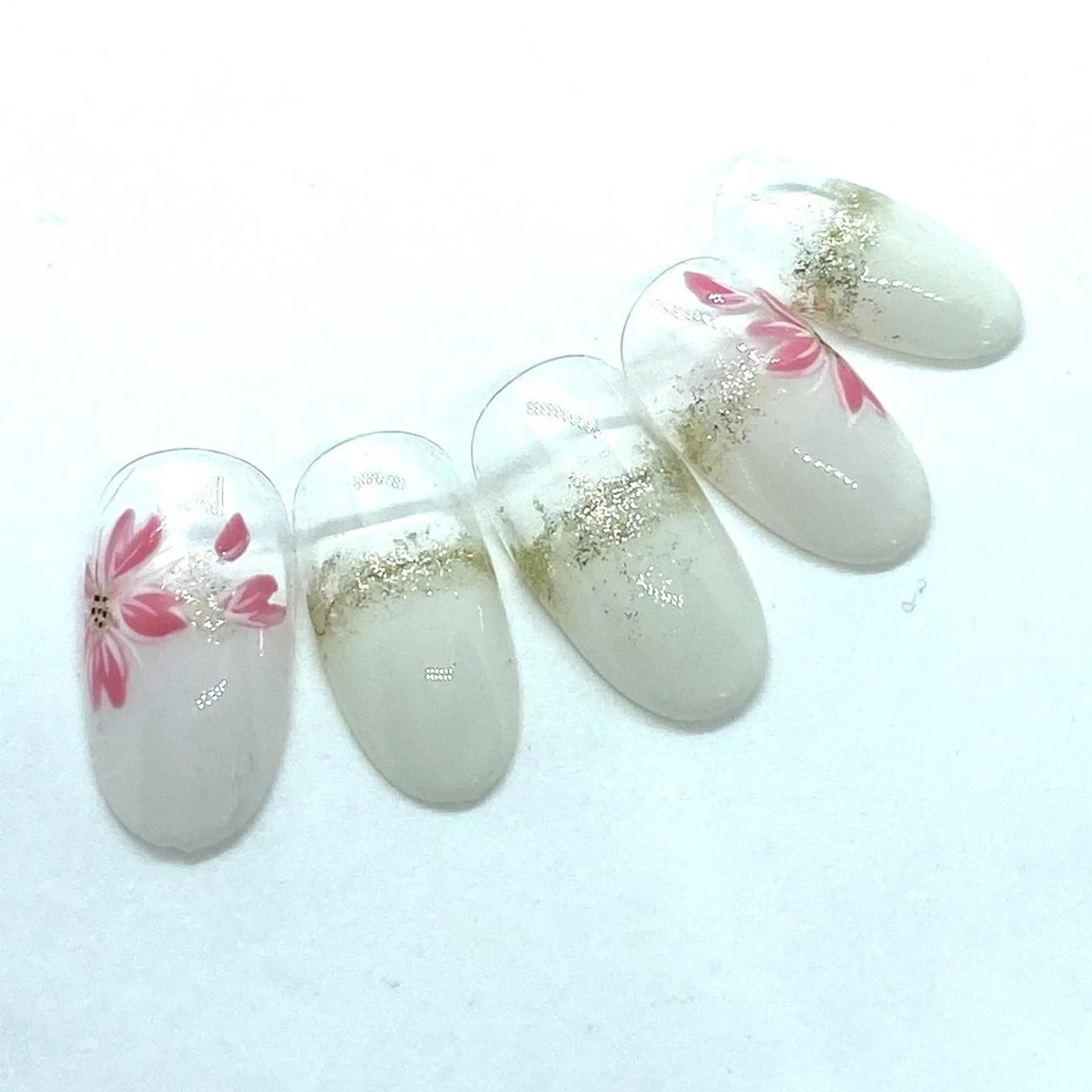 ネイル 桜ネイル フレンチネイル イワサキ  のネイルデザイン