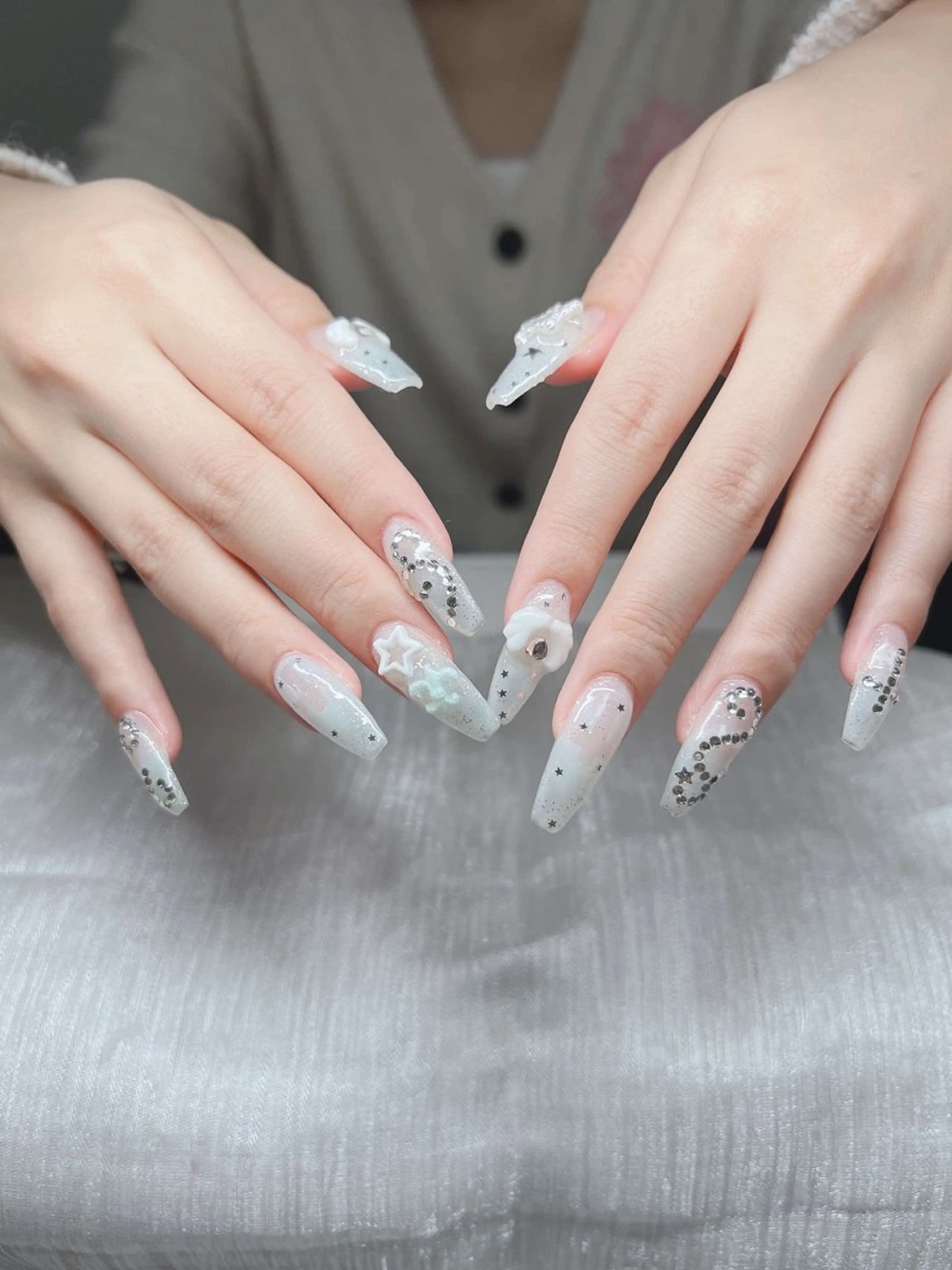 ネイル 長さ出し グラデーション 卒業式 キラキラネイル マグネットネイル Lee Nailsのネイルデザイン