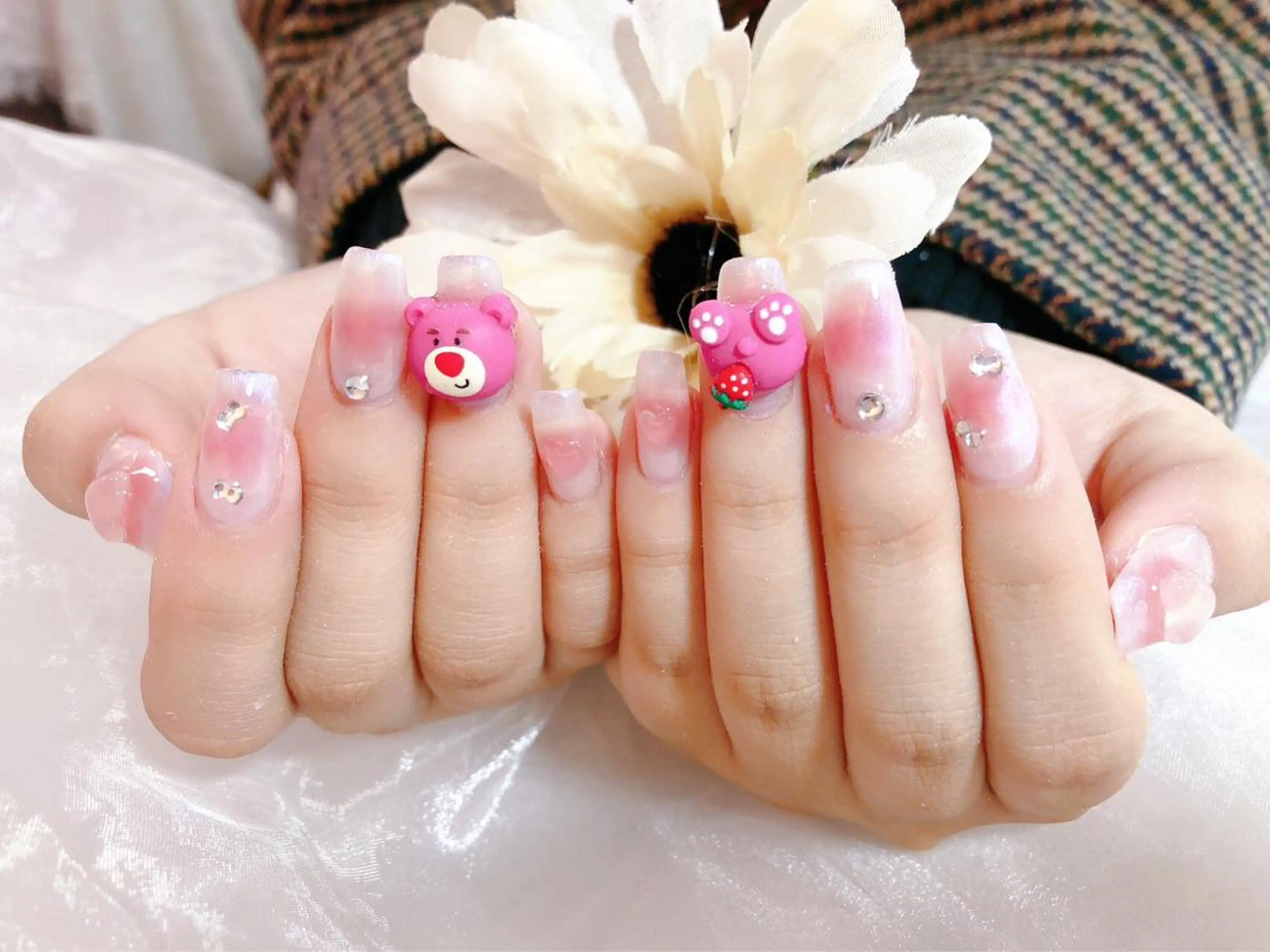 ネイル ハンドネイル VIVIAN リサのネイルデザイン