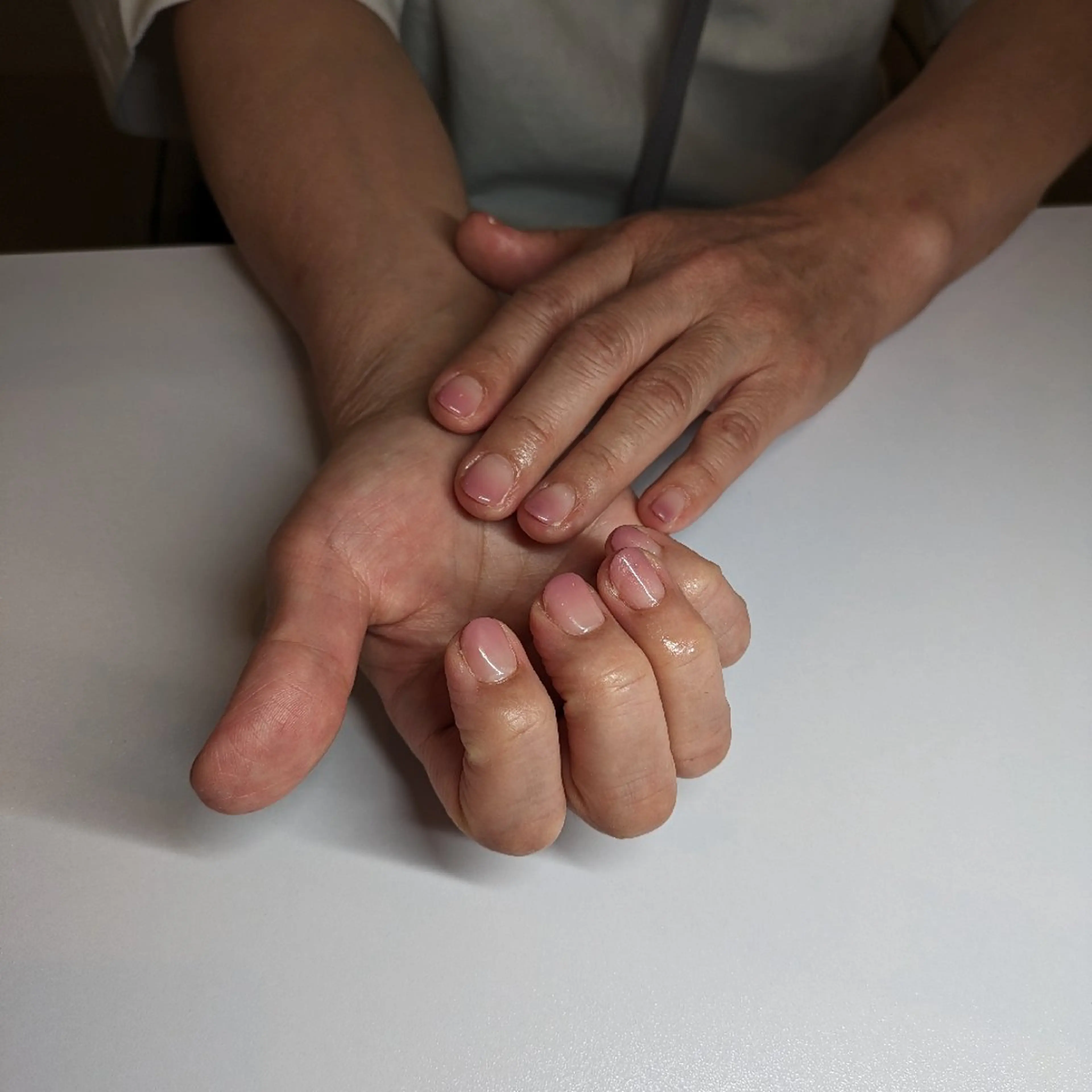 ネイル グラデーション オフィスネイル LCD URARAのネイルデザイン