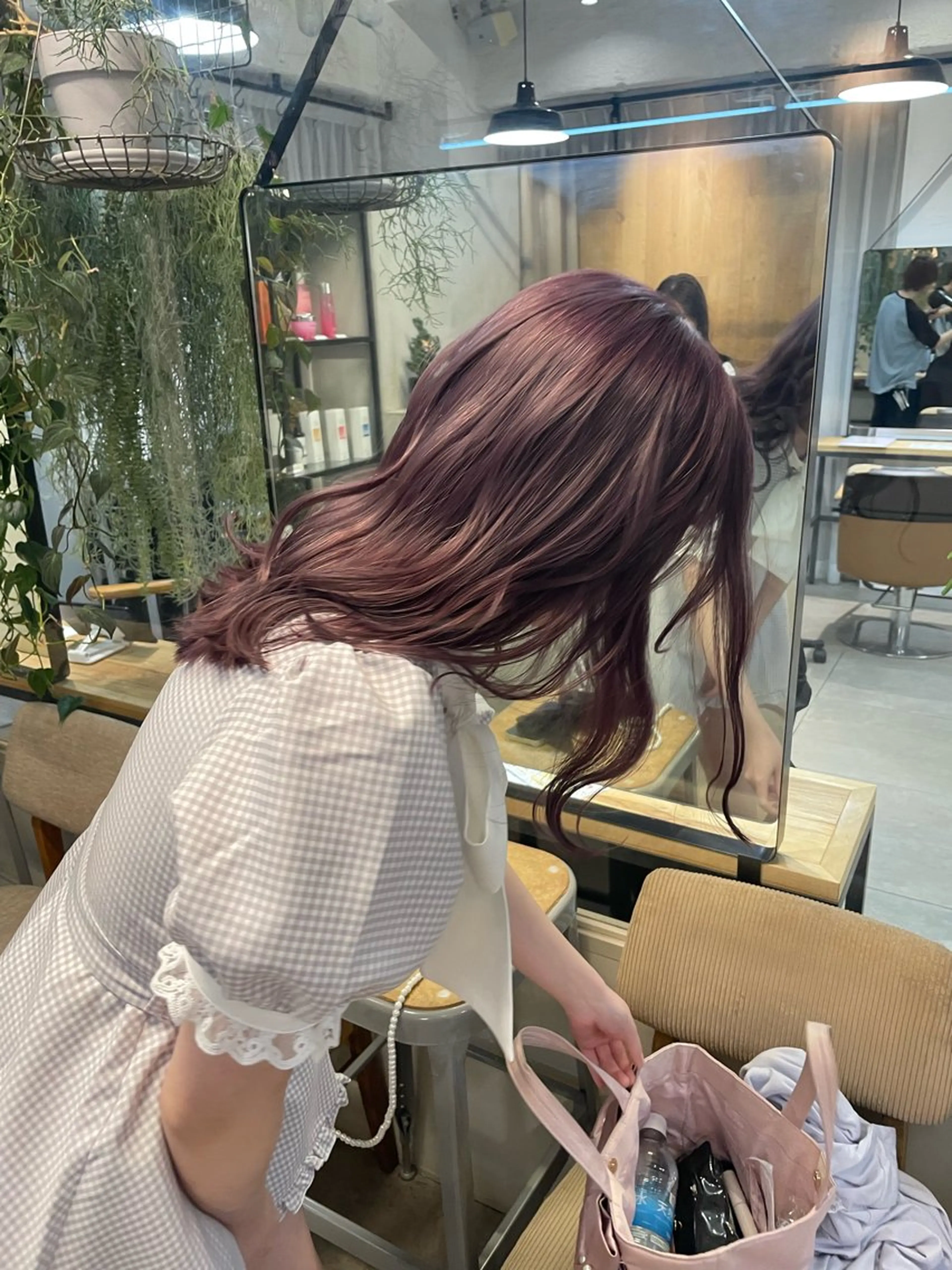 セミロング カラー ミルクティー× グレージュMOMOのヘアスタイル