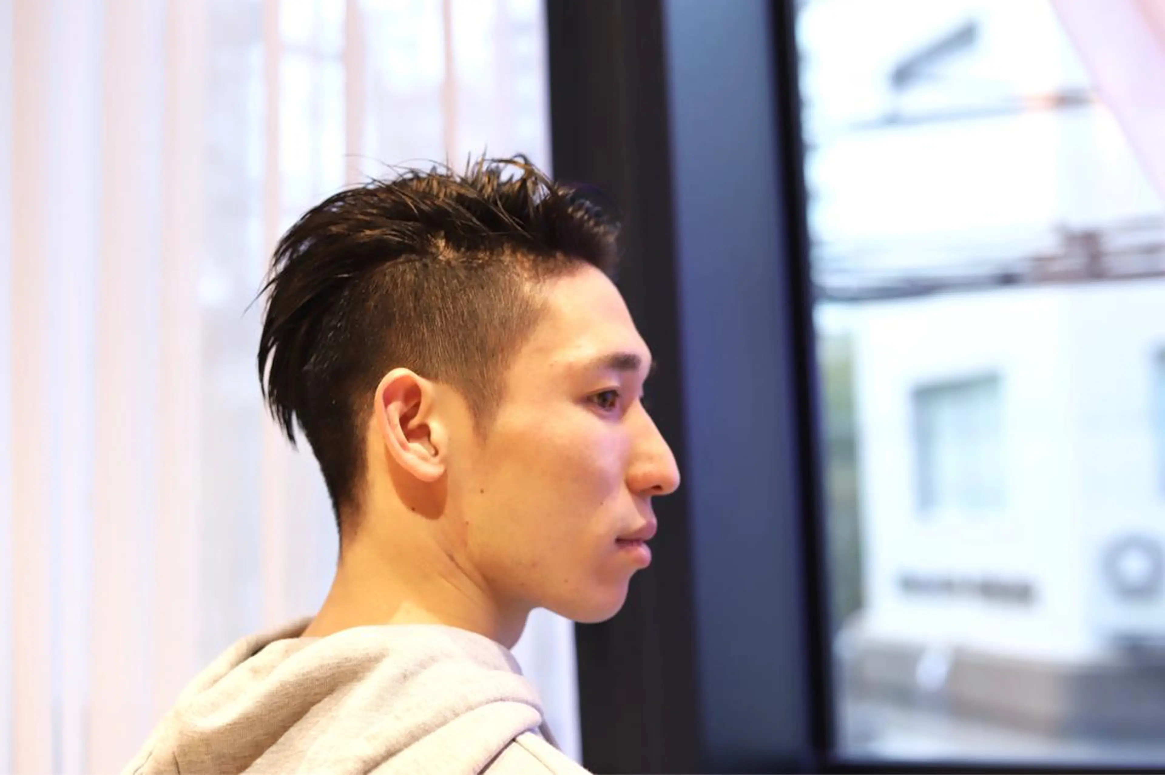 ショート カラー メンズ メンズショート ダークグレー ダークグレージュ グレージュ ショートヘア カット アドミラルYoshi oのヘアスタイル