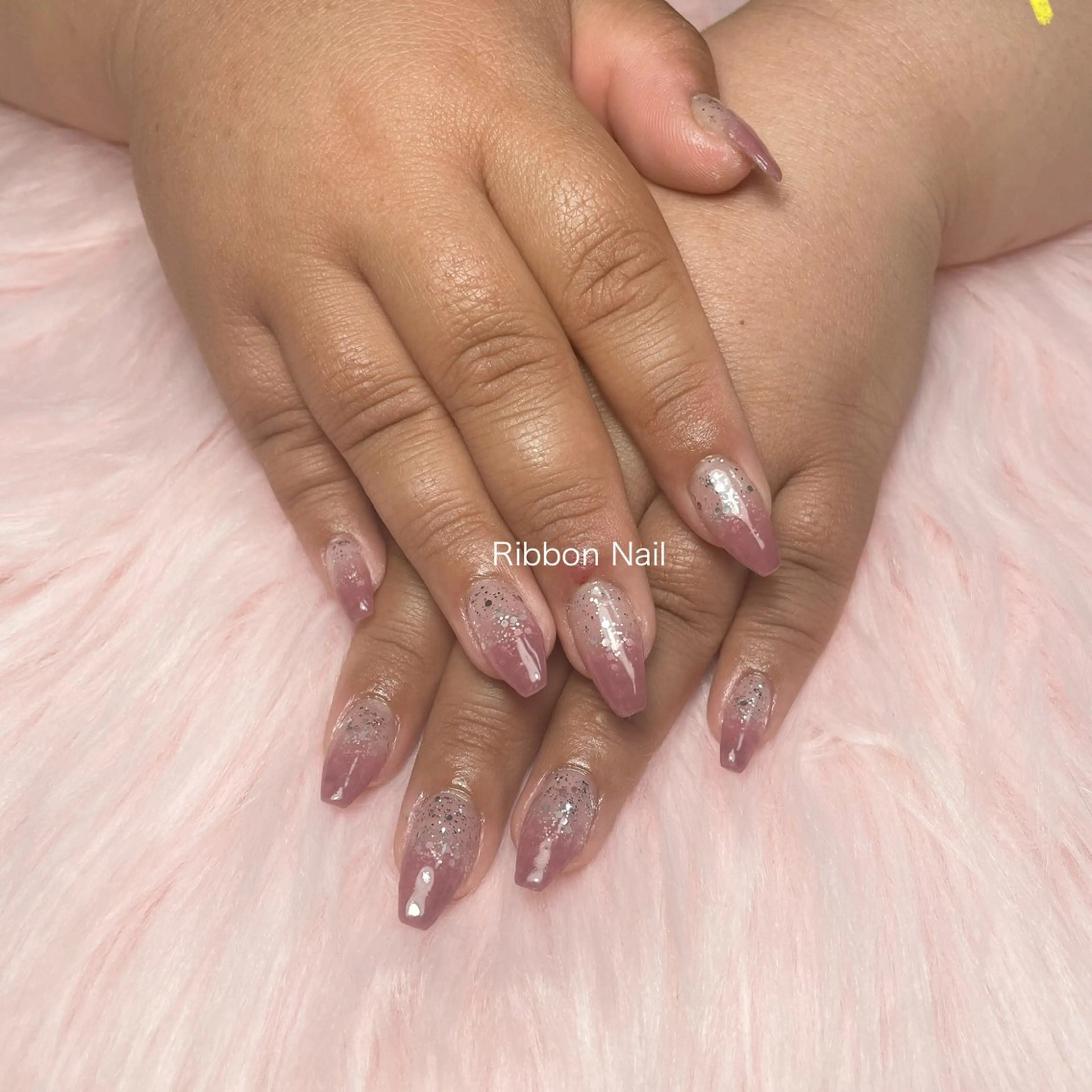 ネイル ラメ(グリッター) ピンク シルバー Nail Ambra 小山のネイルデザイン