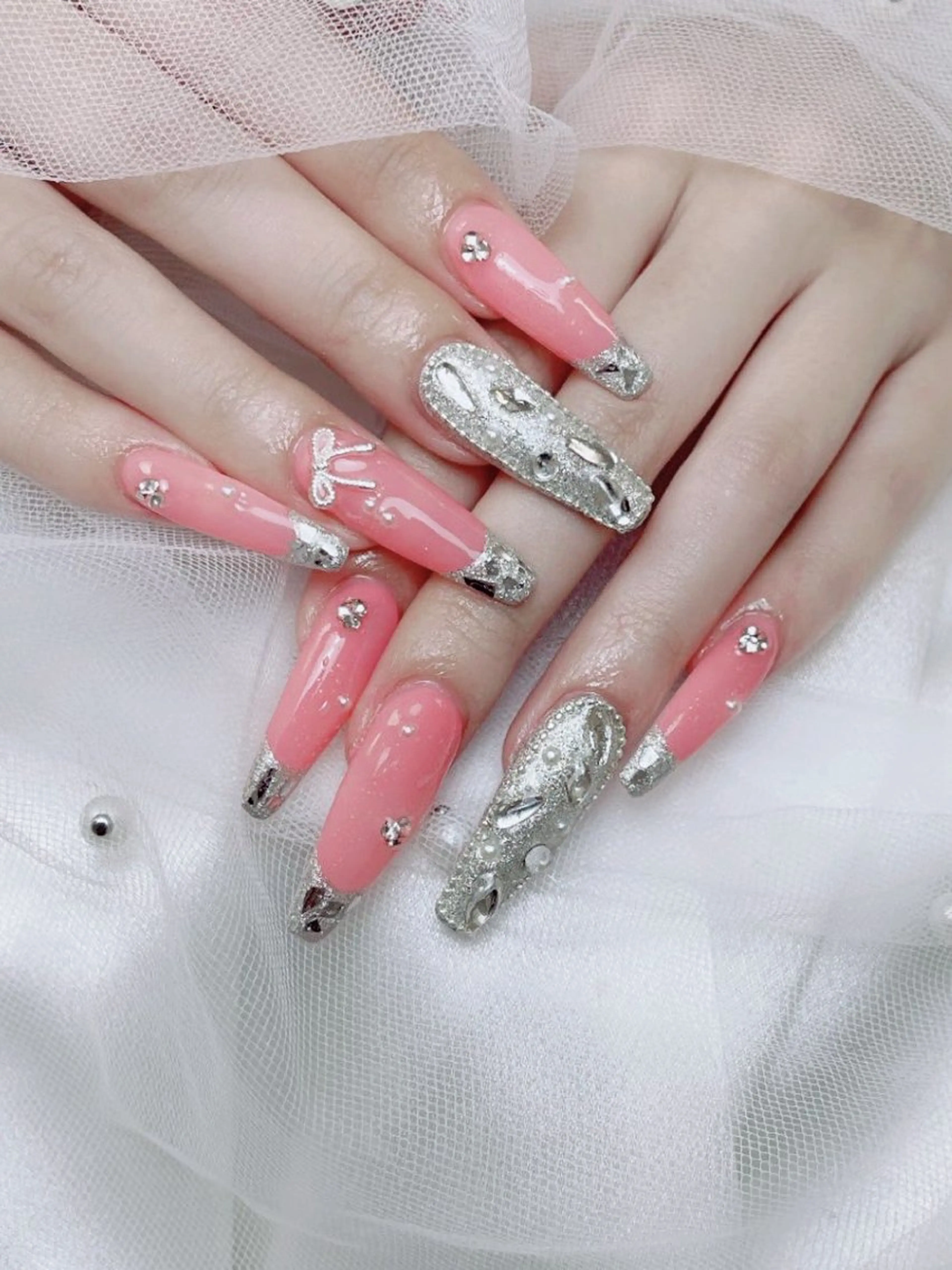 ネイル フレンチネイル ジェルネイル ハート 韓国ネイル マグネットネイル ハンドネイル ネイルサロン lotusのネイルデザイン