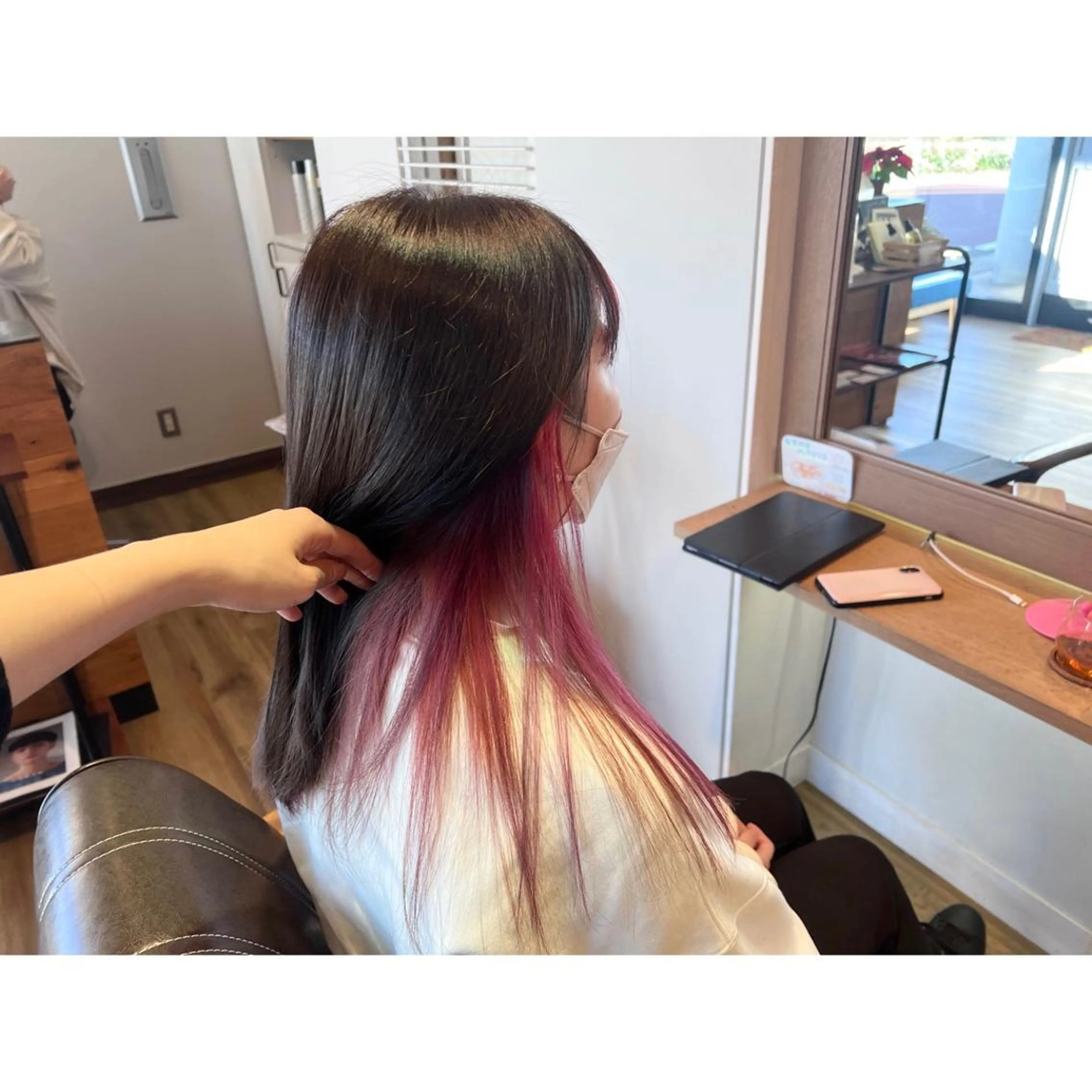 ロング カラー インナーカラー ピンクカラー ヘアカラー トリートメント ツキダテ ユイのヘアスタイル