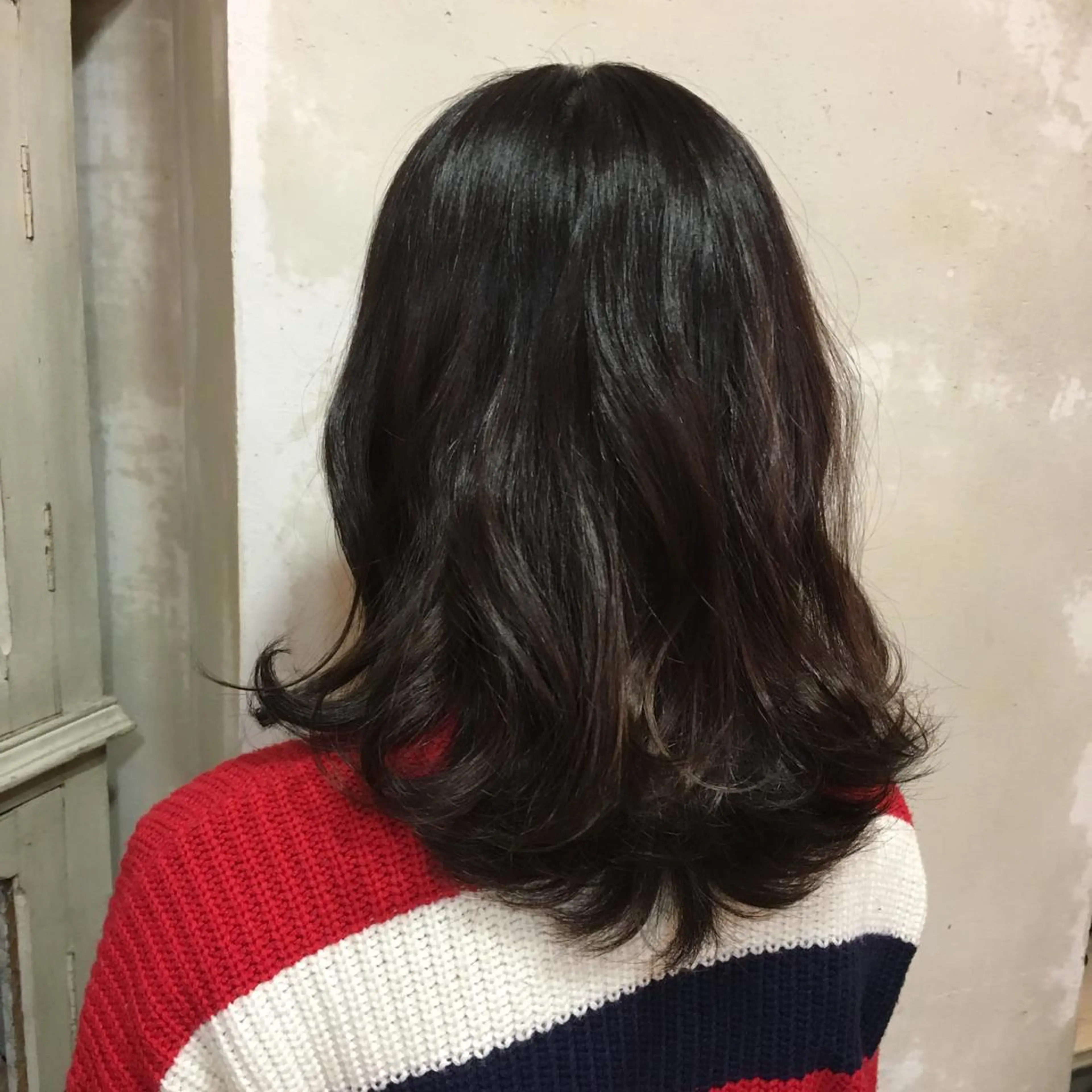 セミロング カラー アッシュ アッシュブラウン ブラウンカラー 井上 日菜乃のヘアスタイル